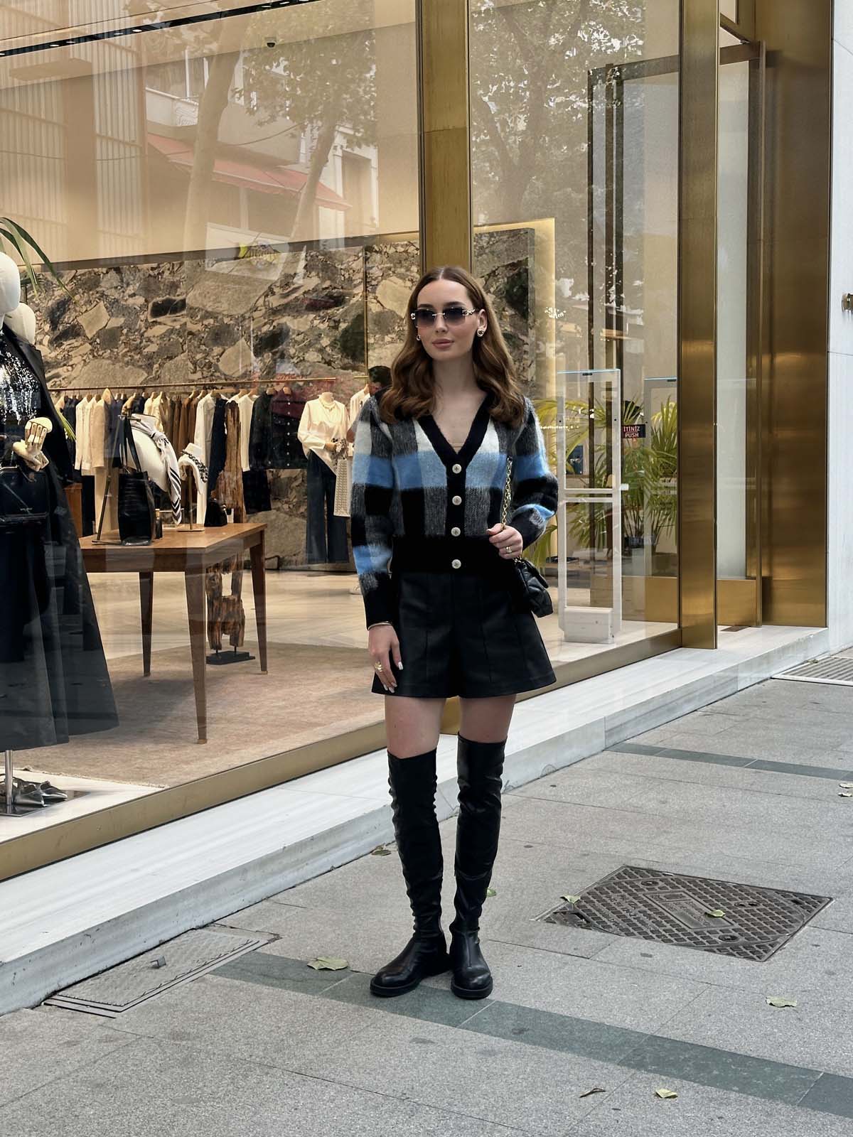 Şardonlu Kareli Kısa Ceket