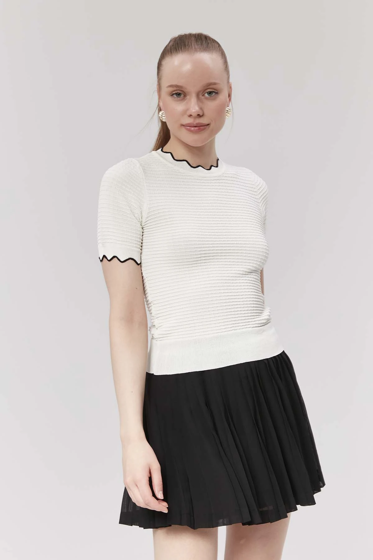 Yaka ve Kol Ağzı Çiizgili Kısa kollu Kazak Bluz Crop Atlet