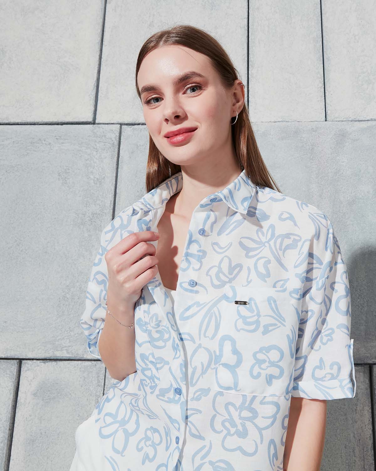 Çiçek Desenli Keten Gömlek