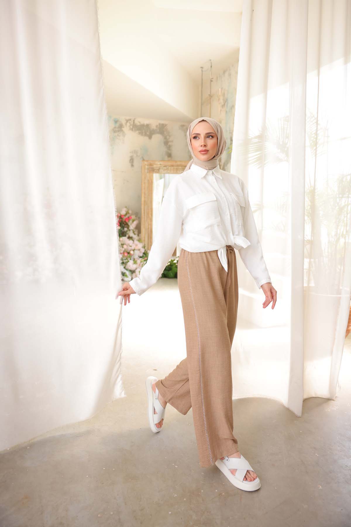 Yanı Dikiş Detaylı Pantalon