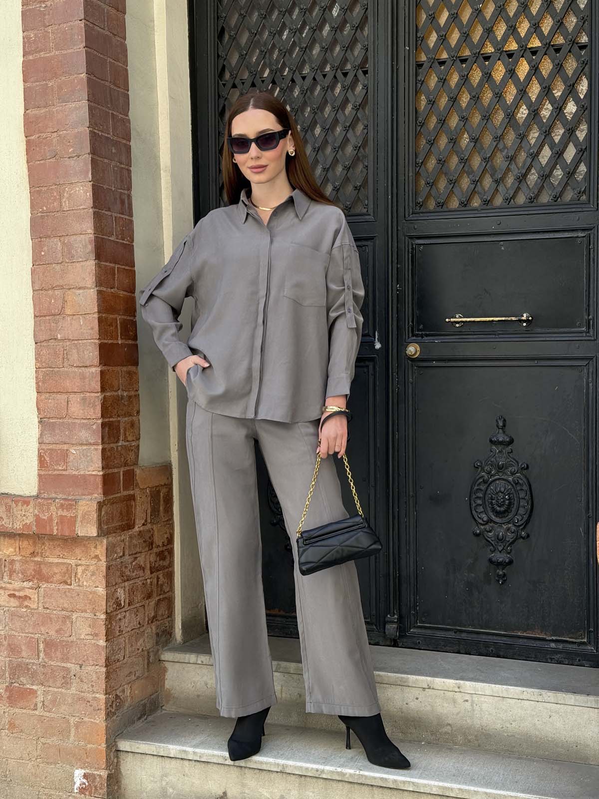 Cepli Gizli Düğmeli Kolu Düğme  Askılı  Gömlek