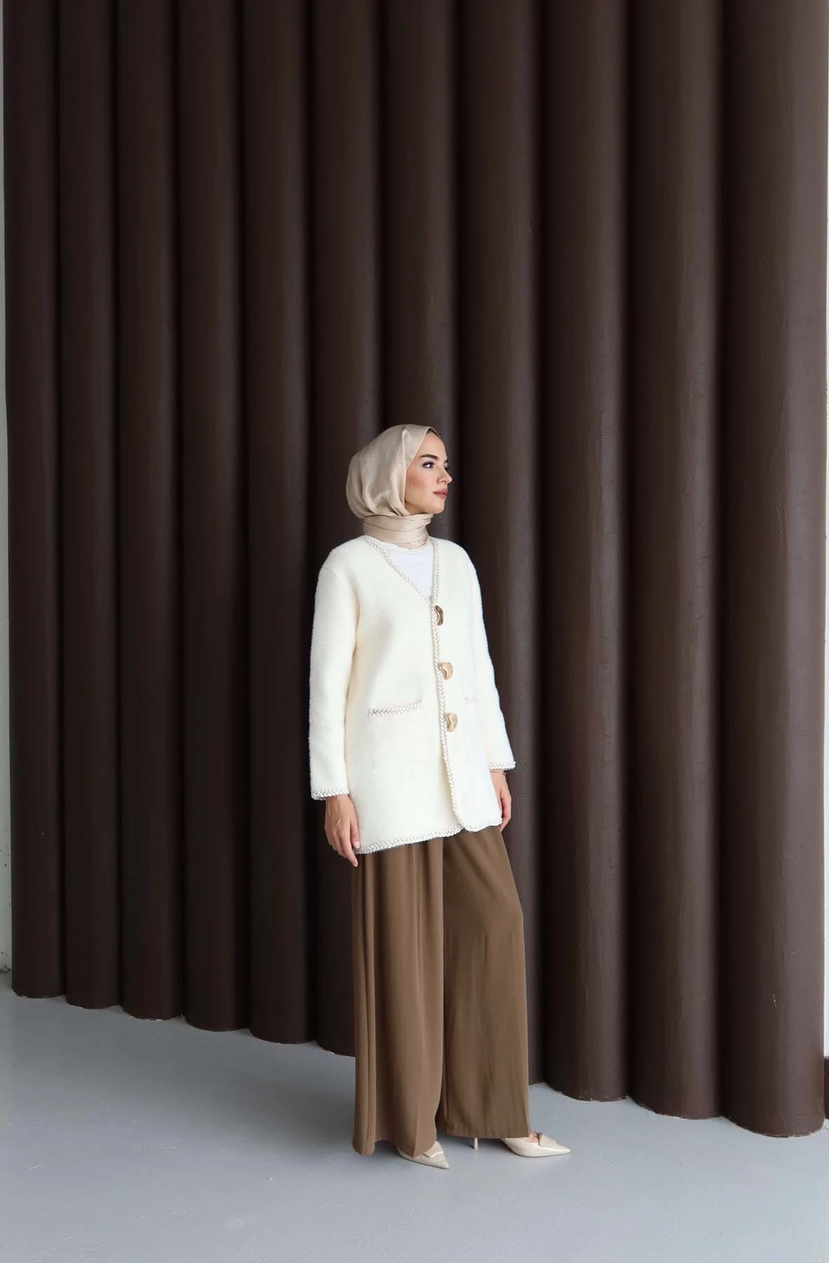 Angora Sim ve Düğme Detaylı Hırka