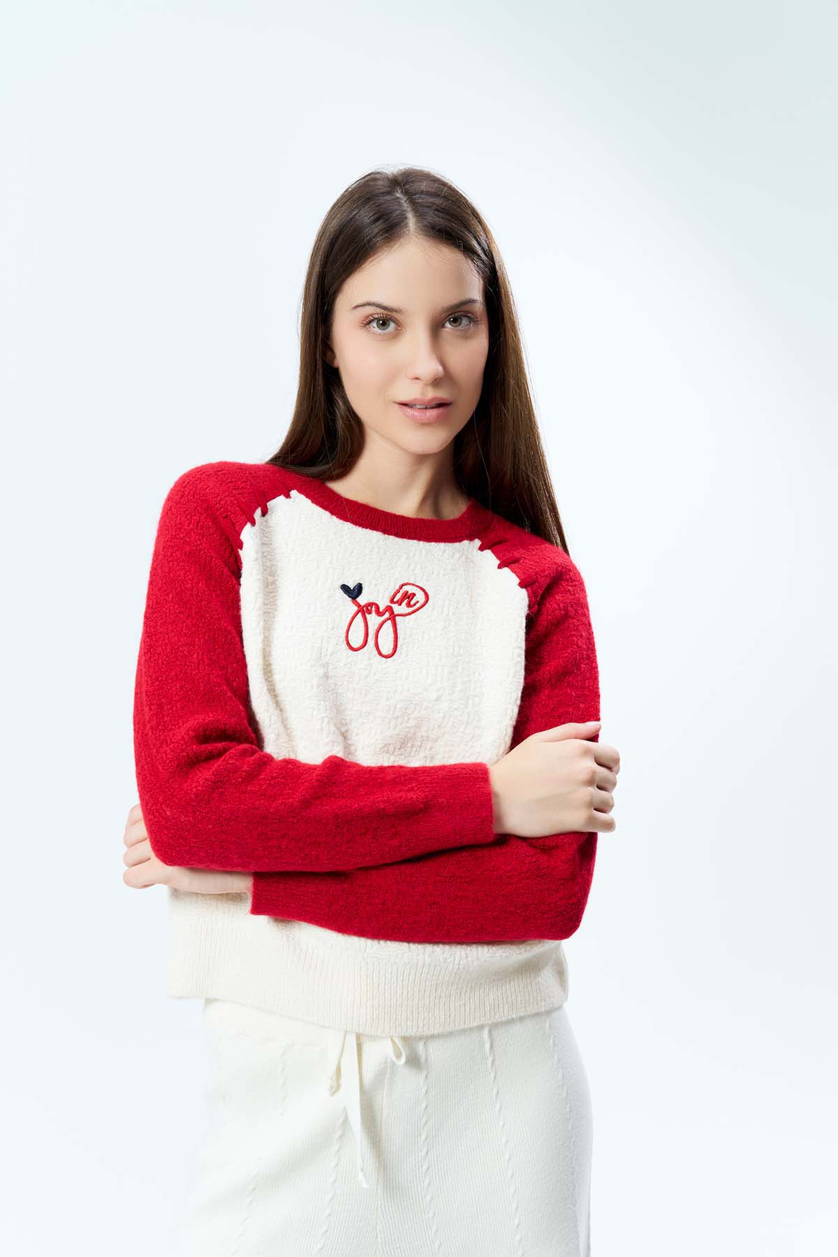 Şardonlu ÖnBedeni İşlemeli Kazak