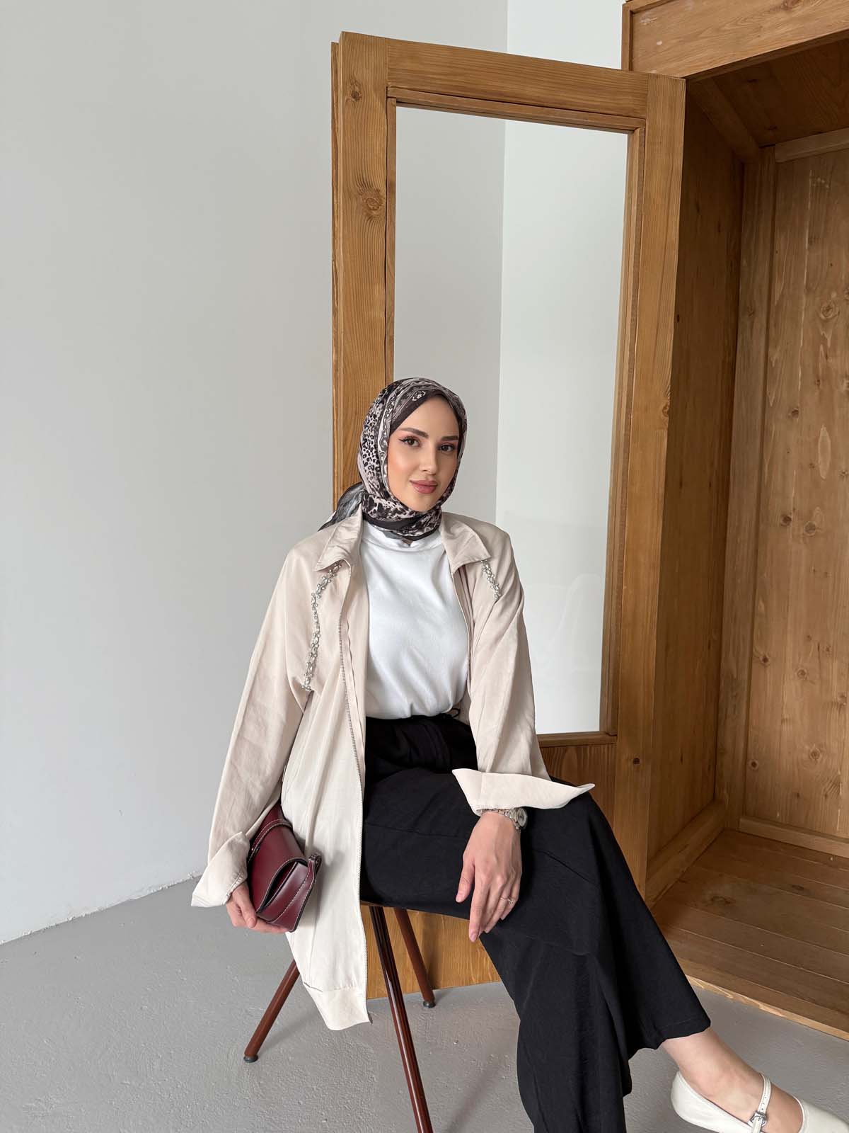 GÖMLEK YAKA FERMUARLI SWEAT