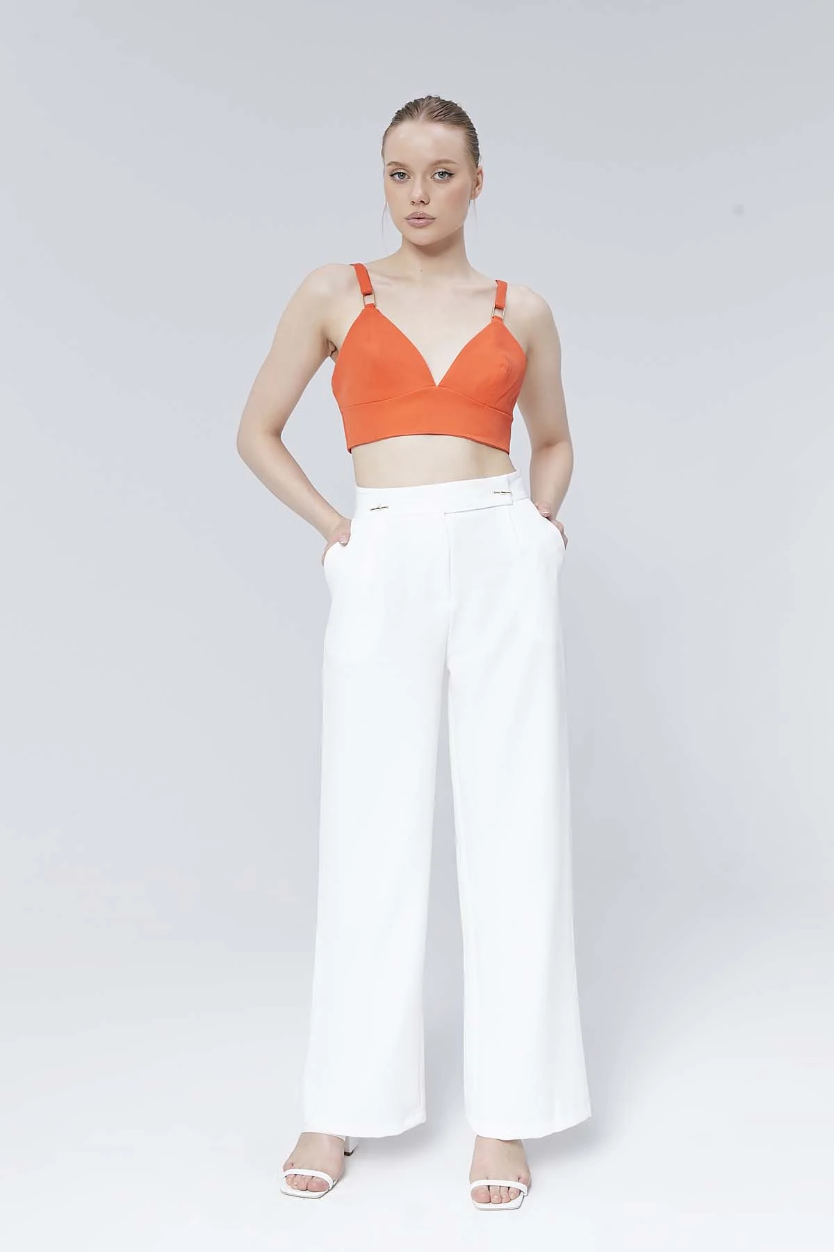 Beli Aksesuarlı Salaş Bol Paçalı Pantolon