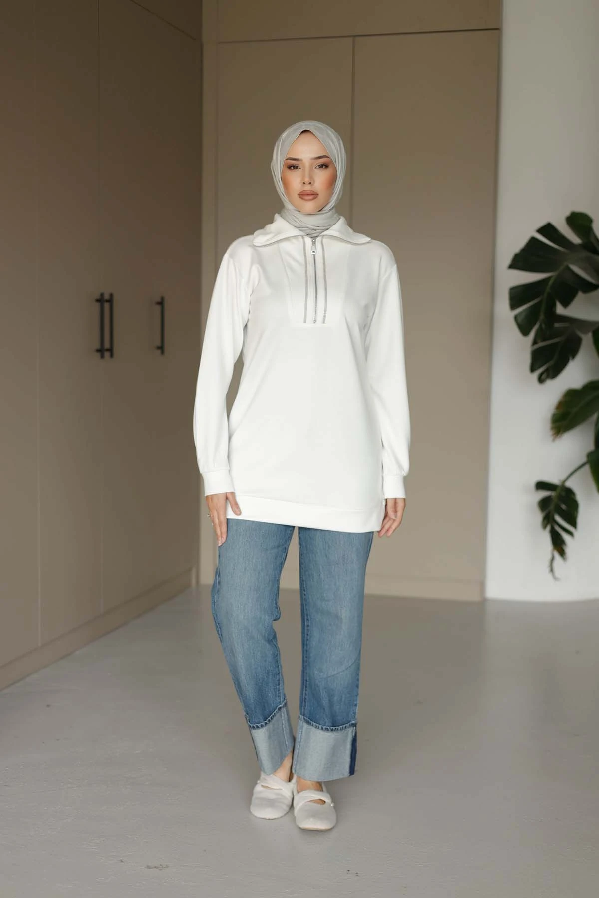 Modern Kesim Fermuarlı Kadın Sweat