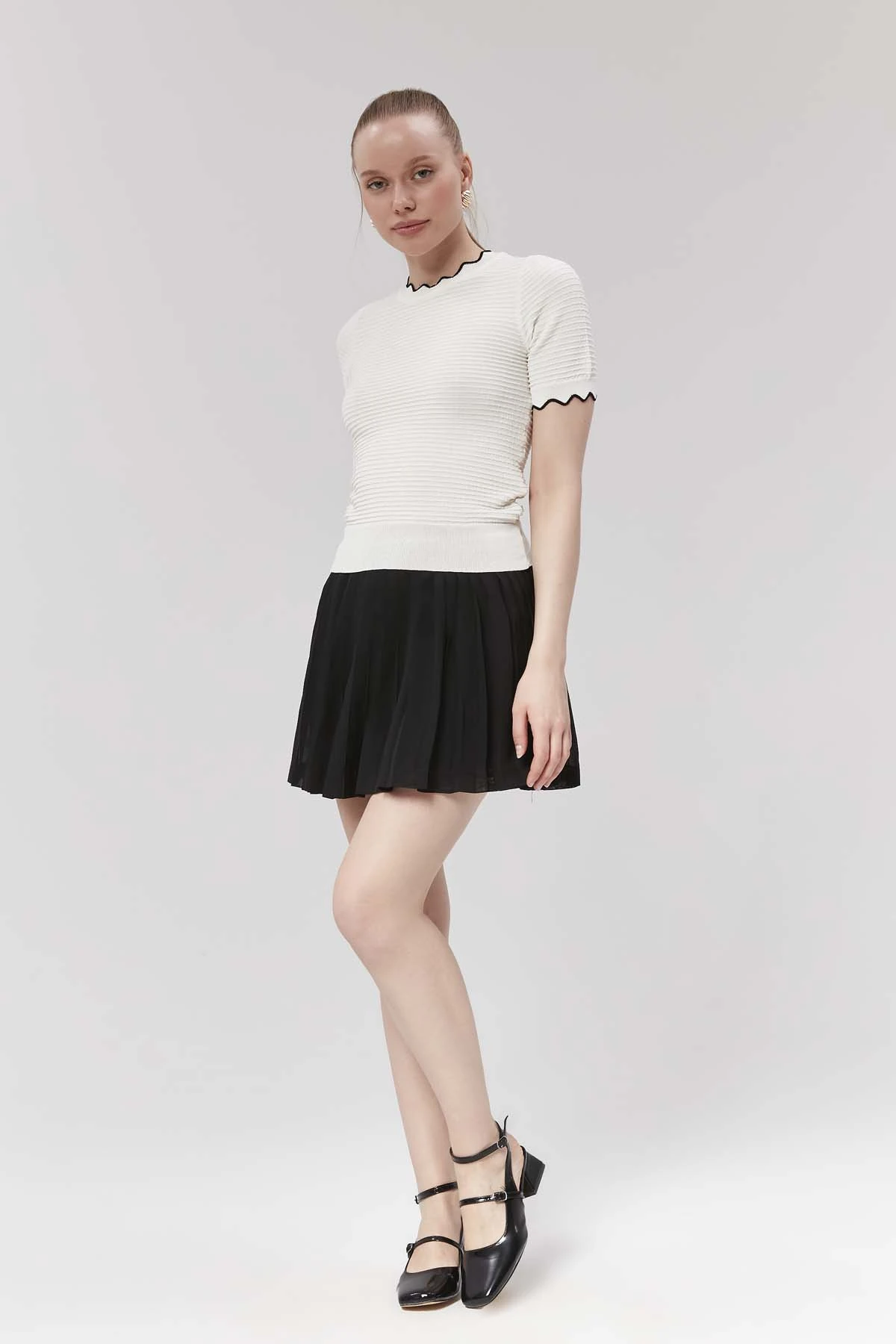 Yaka ve Kol Ağzı Çiizgili Kısa kollu Kazak Bluz Crop Atlet