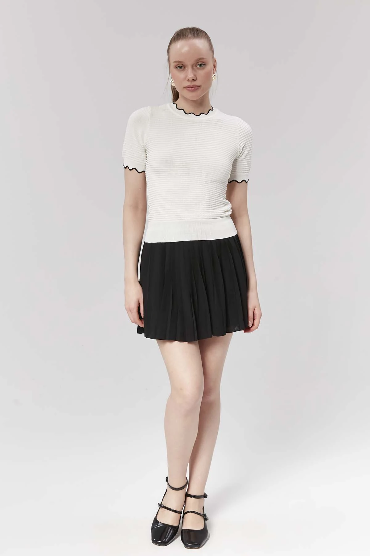 Yaka ve Kol Ağzı Çiizgili Kısa kollu Kazak Bluz Crop Atlet