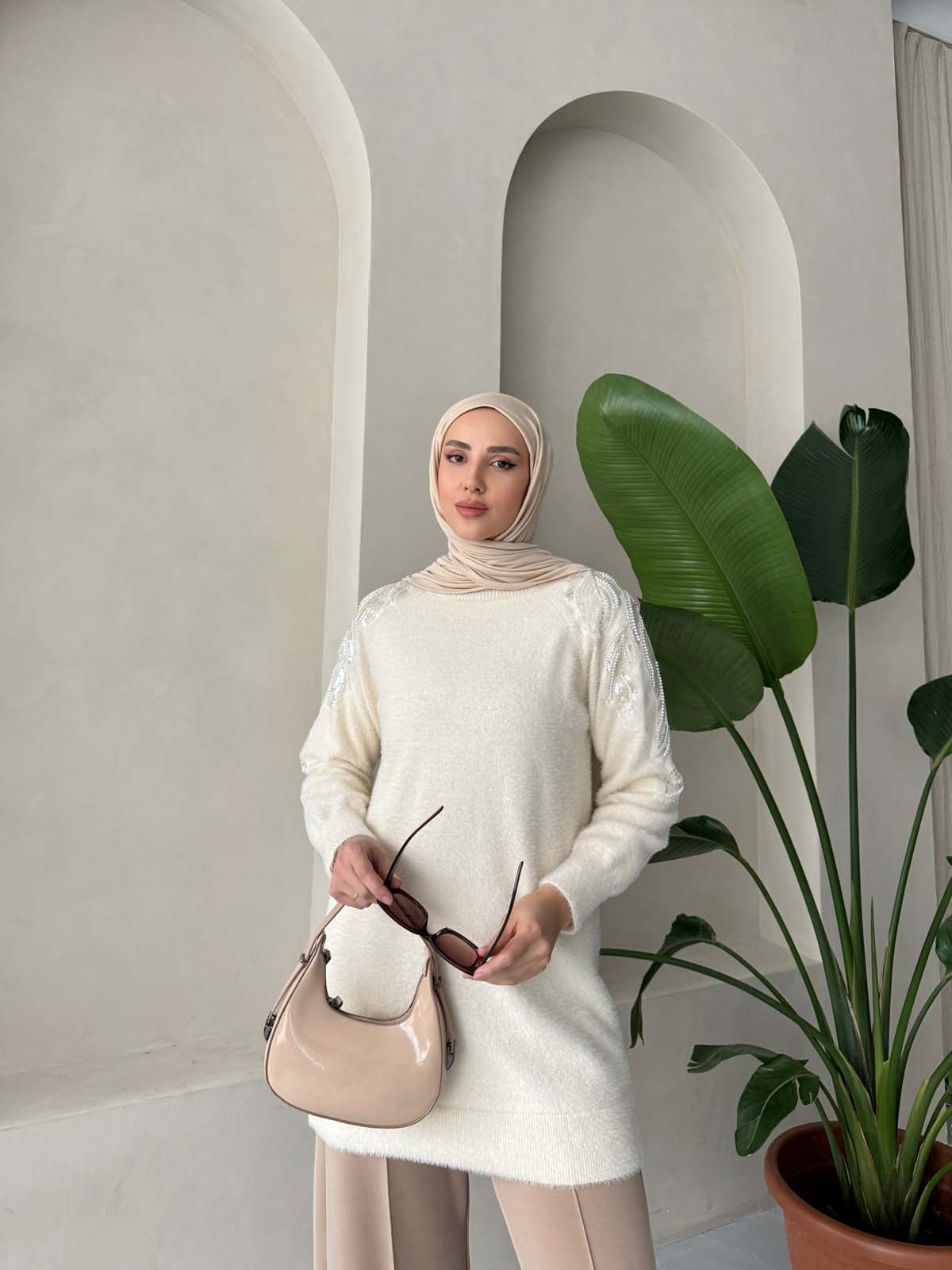 Angora Omuz Detay İncili Tunik