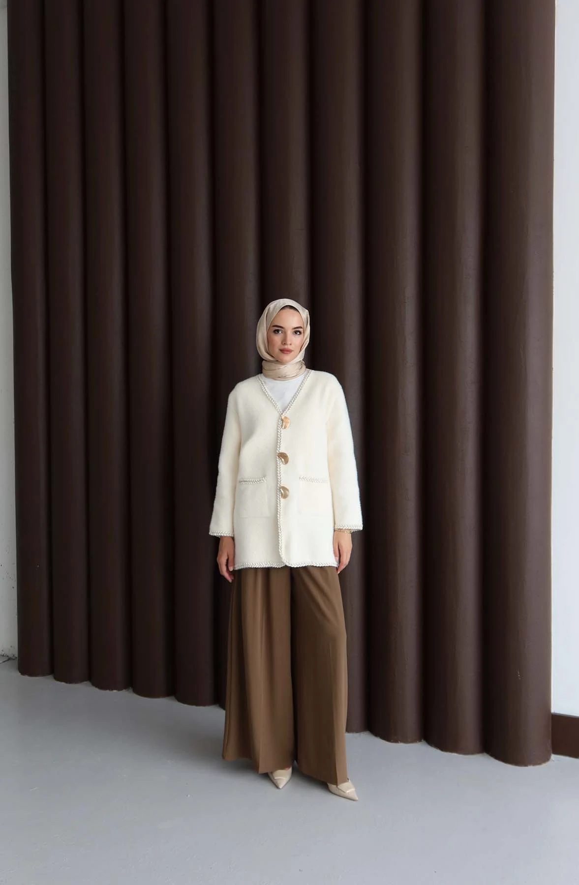 Angora Sim ve Düğme Detaylı Hırka