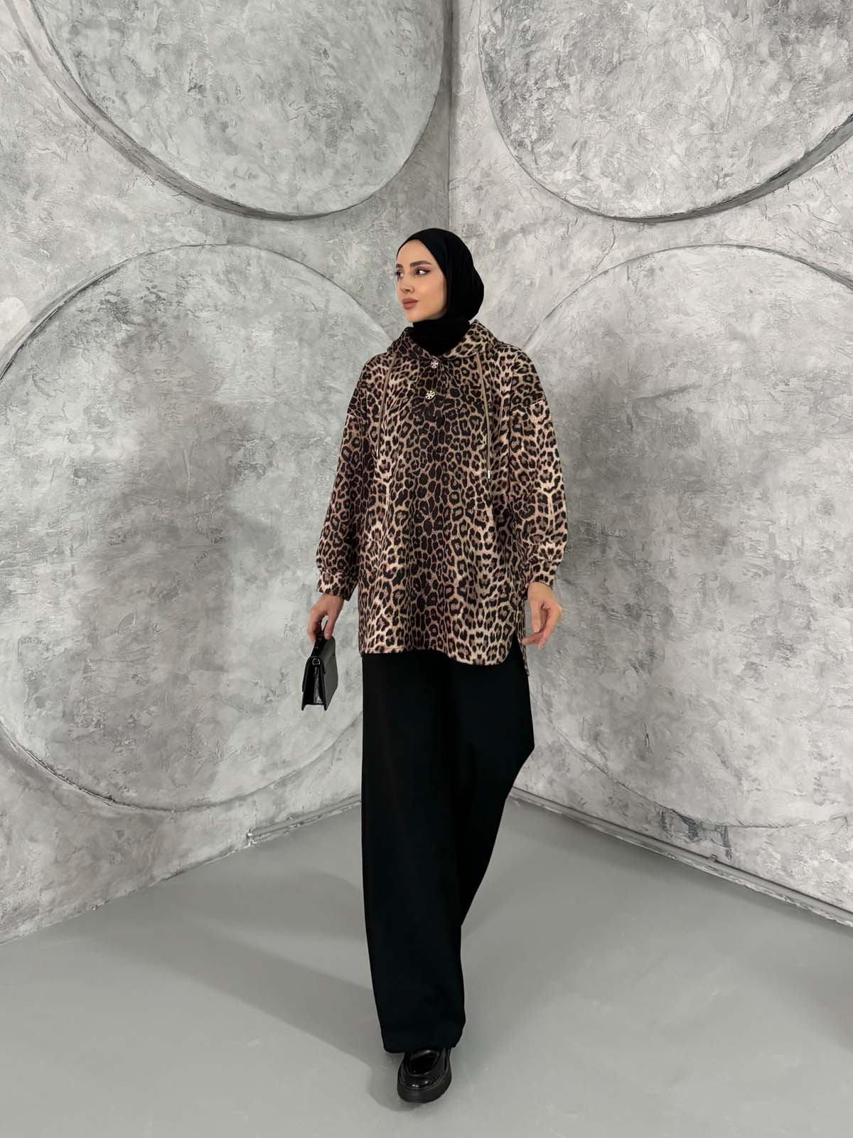 Leopar Desenli  Kapşonlu Sweatshirt