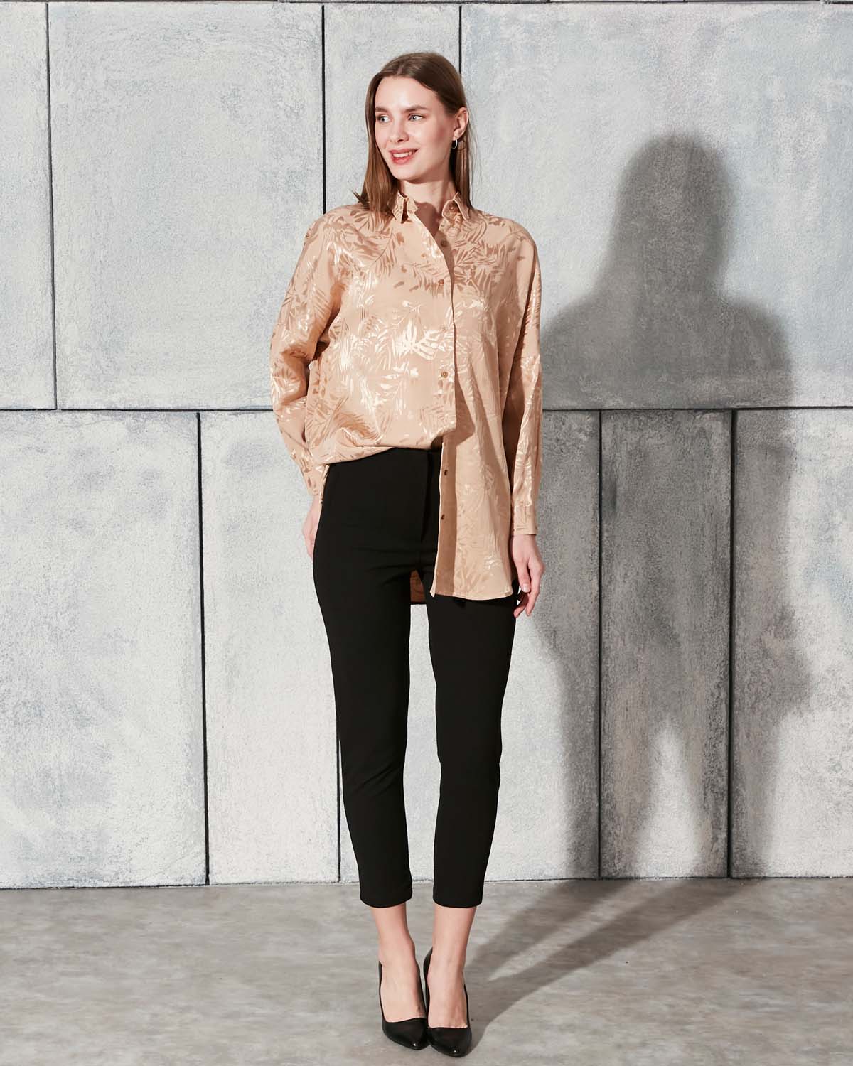 Koyu Bej Jakar Saten Gömlek