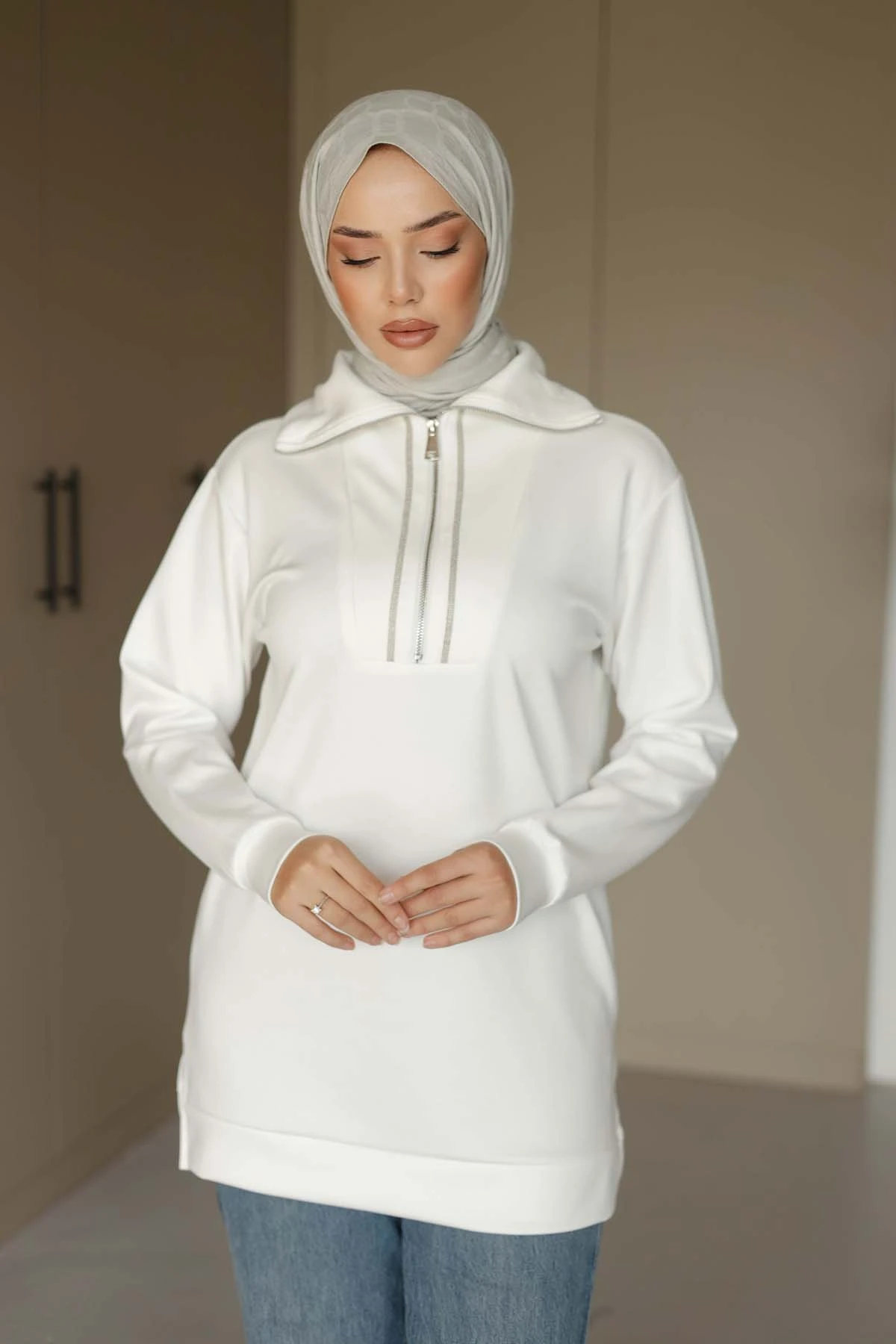 Modern Kesim Fermuarlı Kadın Sweat