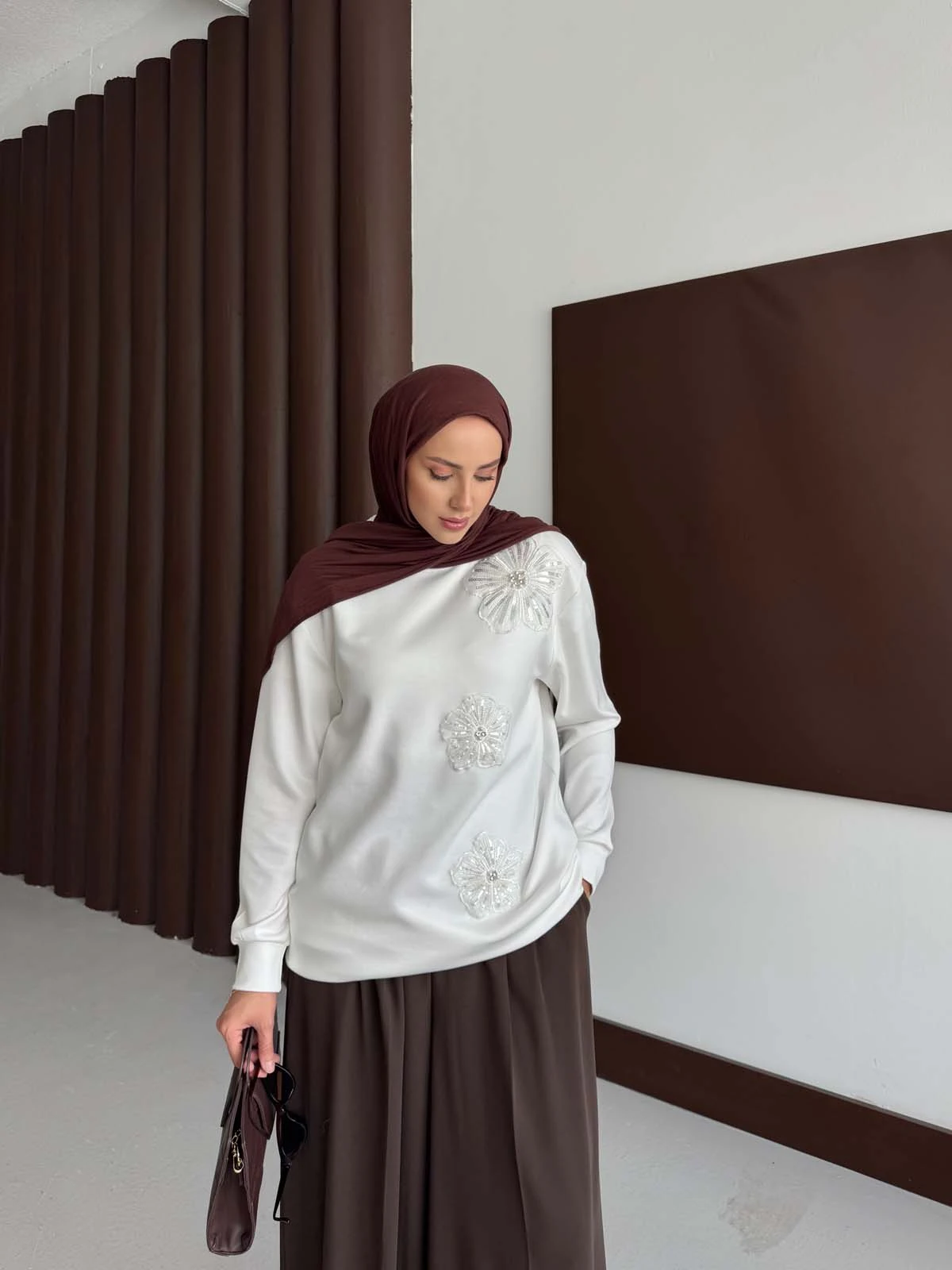 Şık Çiçek Aplikeli Sweat