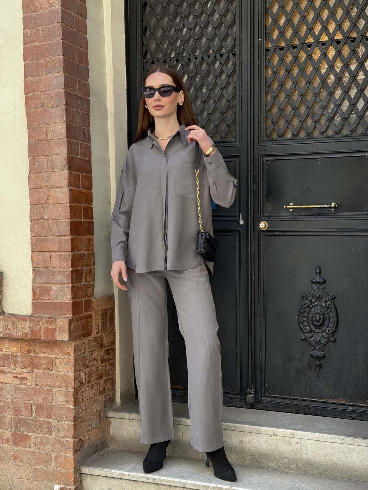 Cepli Gizli Düğmeli Kolu Düğme  Askılı  Gömlek