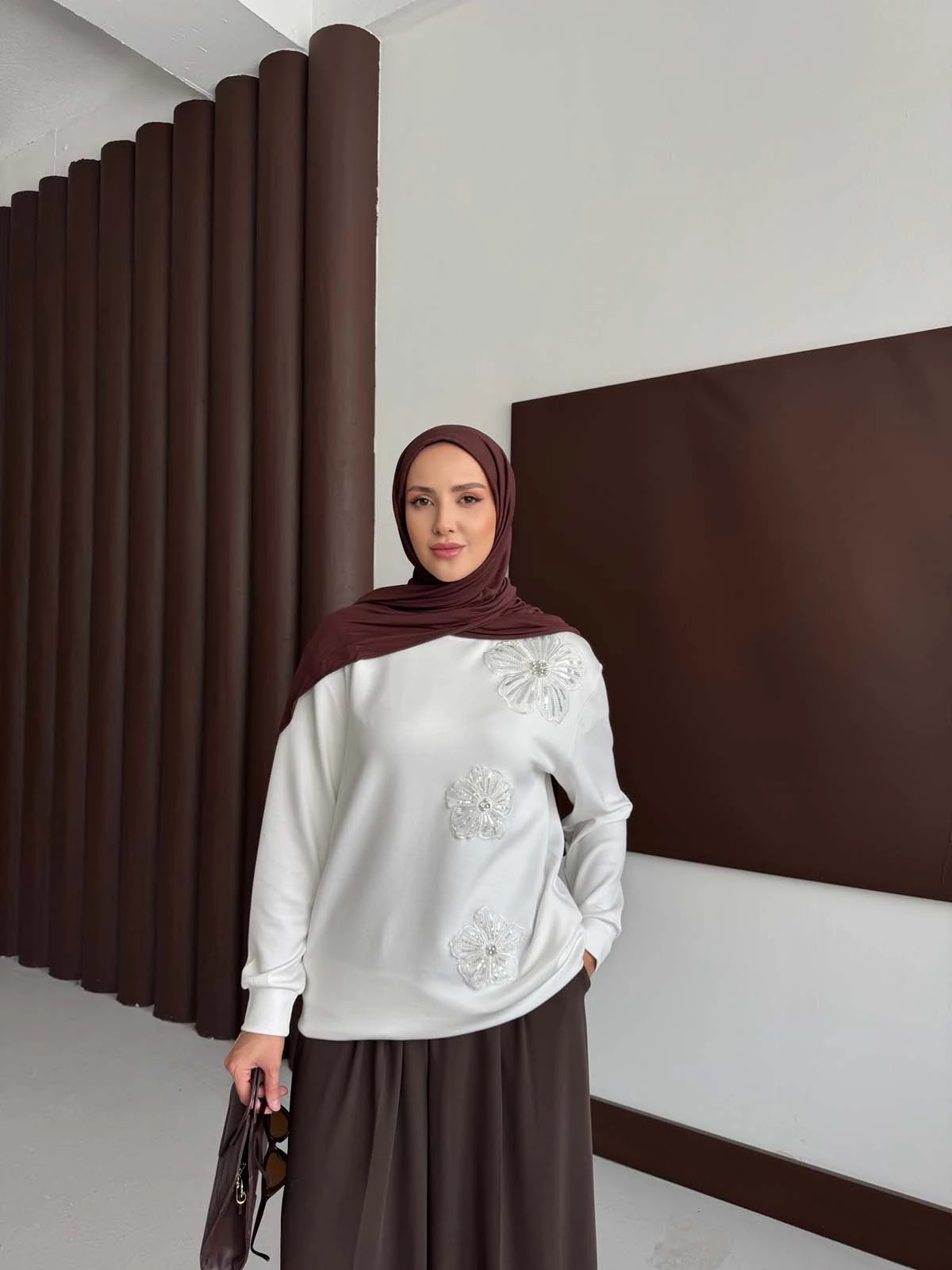 Şık Çiçek Aplikeli Sweat