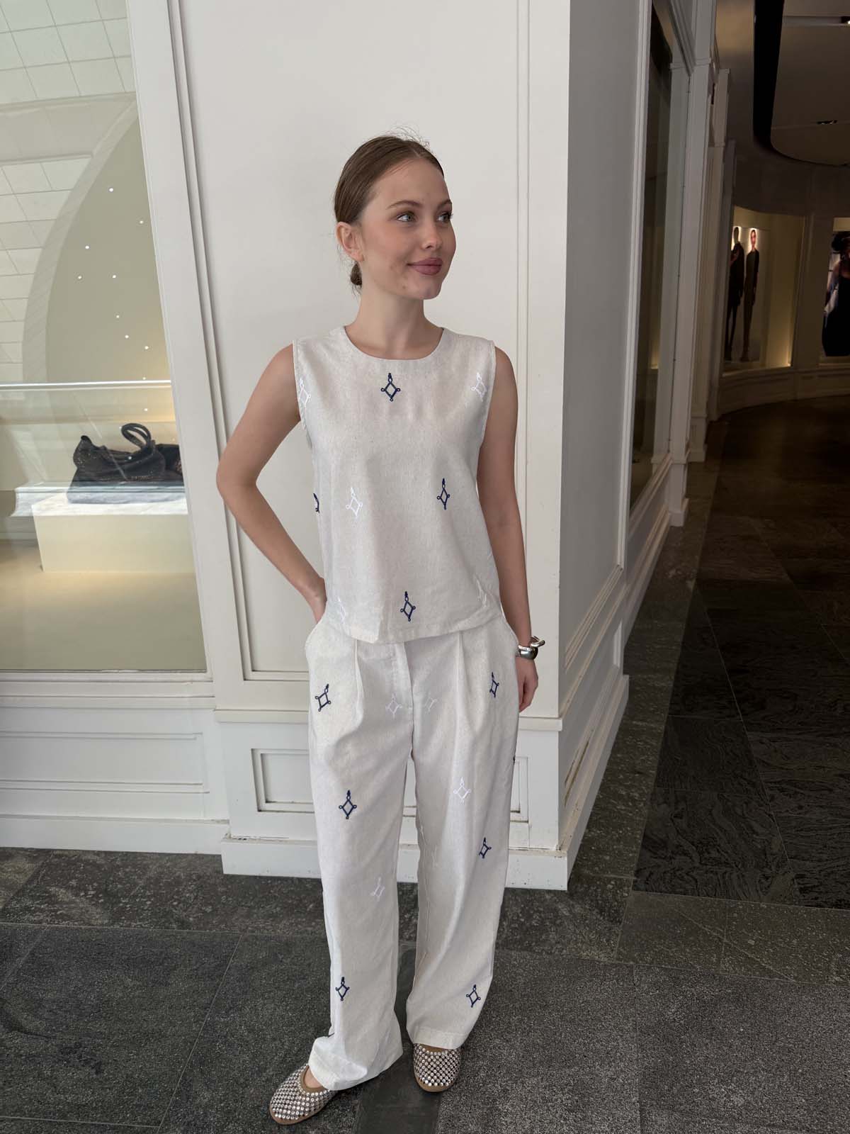 NAKIŞSIZ BLUZ PANTOLON İKİLİ TAKIM