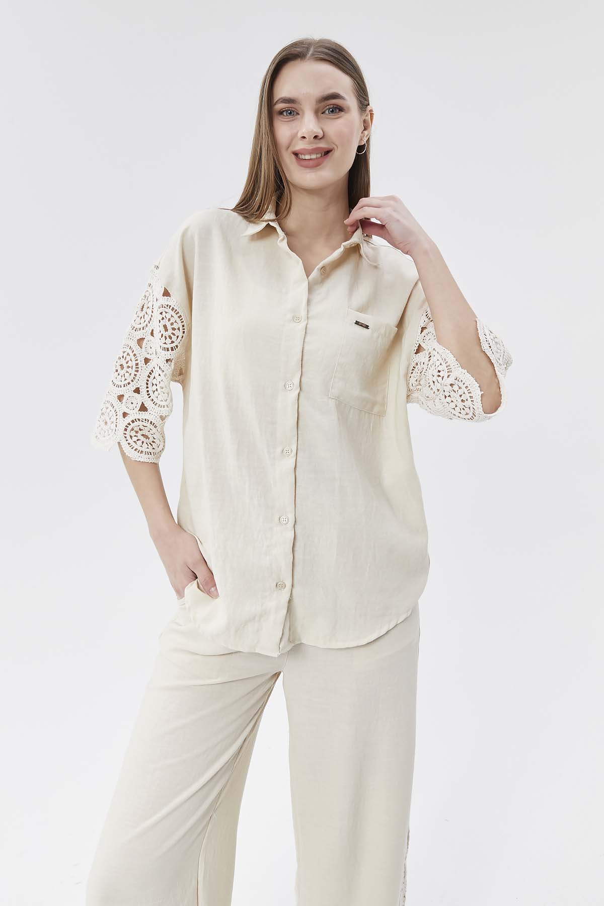 Kolları Brode Garnili Gömlek