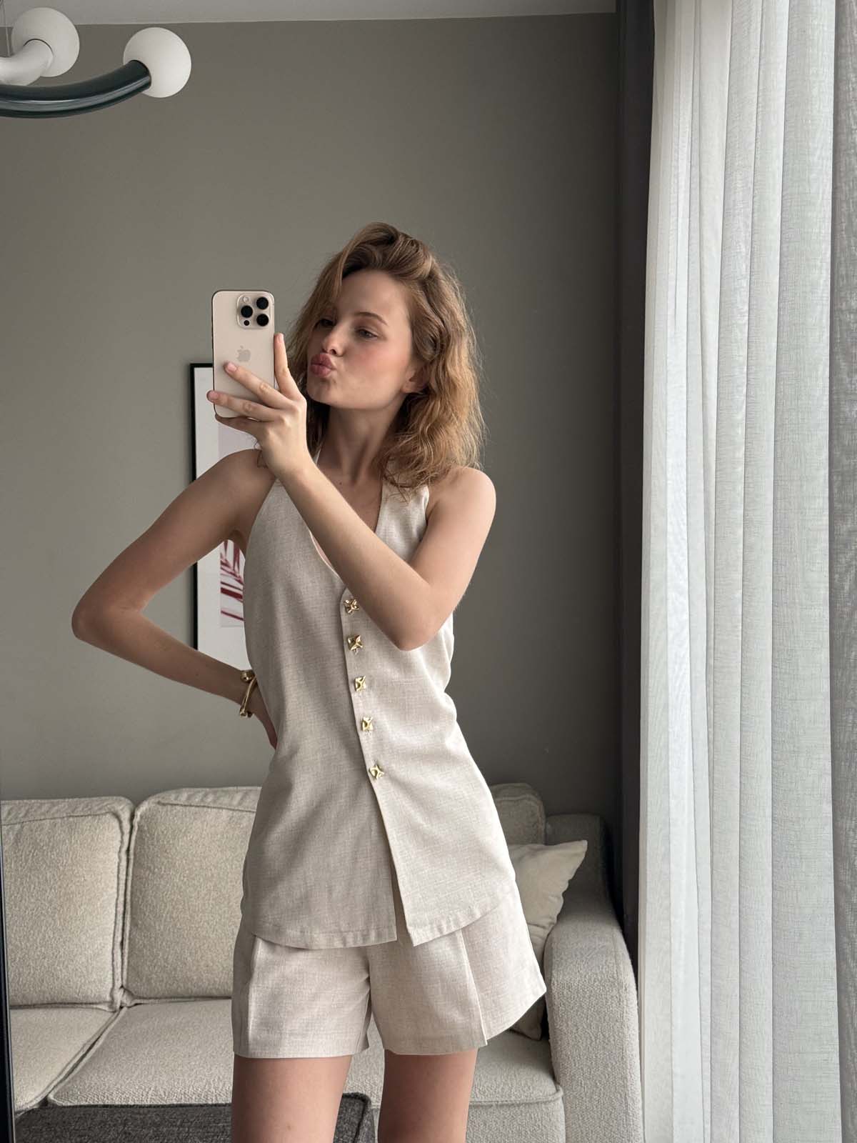 ÖNÜ DÜĞMELİ KETEN YELEK