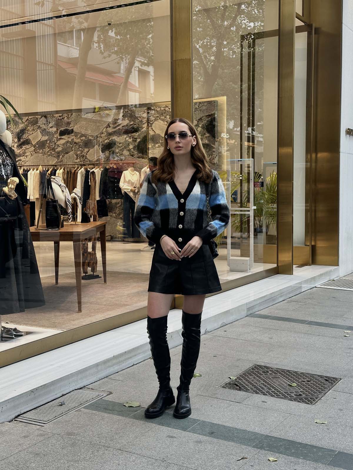 Şardonlu Kareli Kısa Ceket