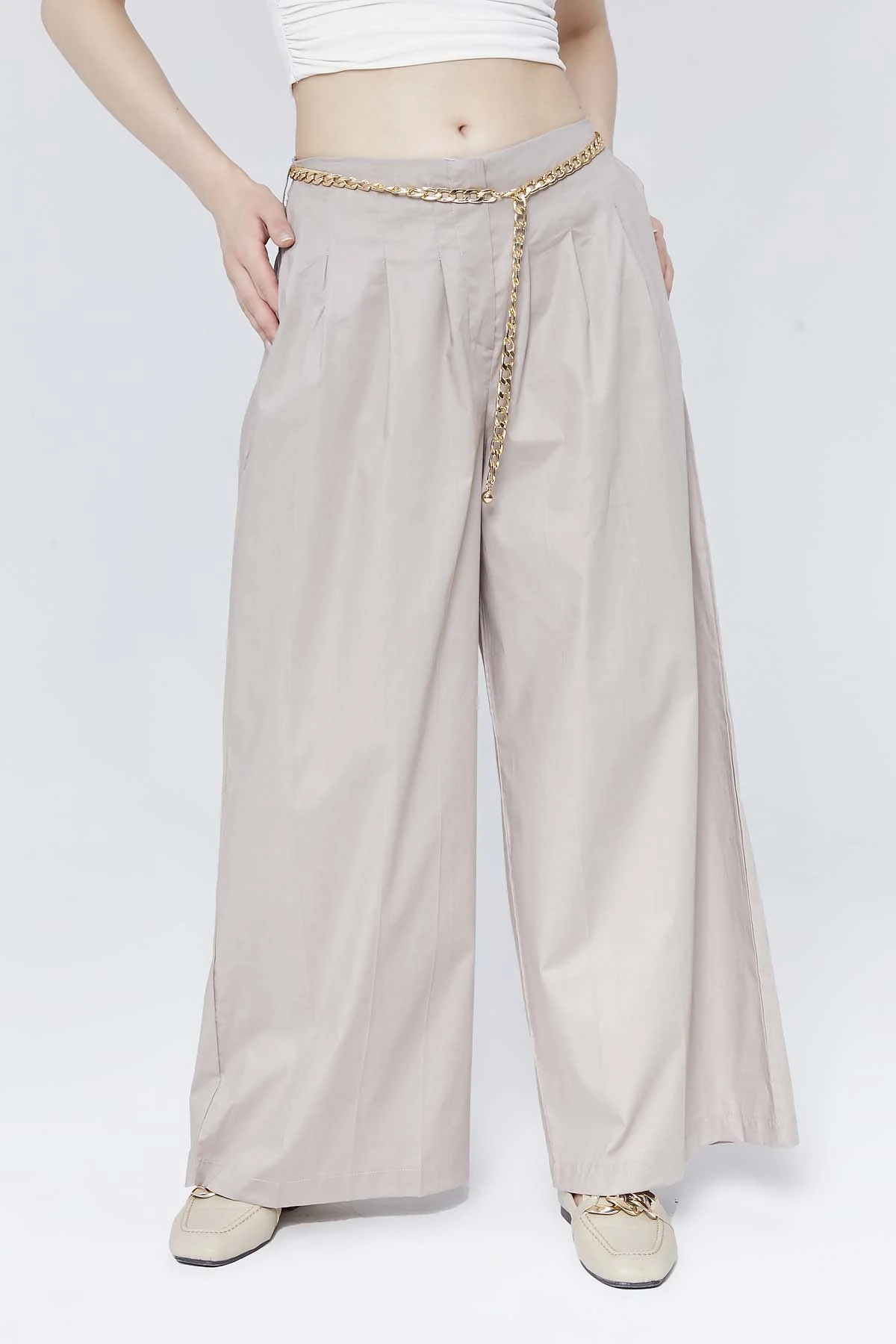 Önü Pileli Zincir Kemerli Pantolon