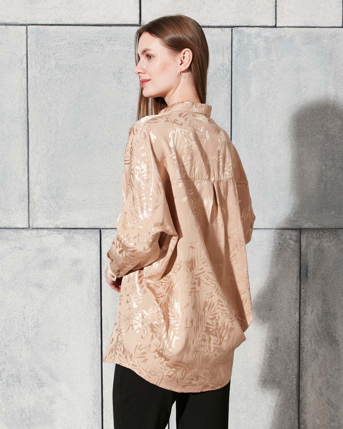 Koyu Bej Jakar Saten Gömlek