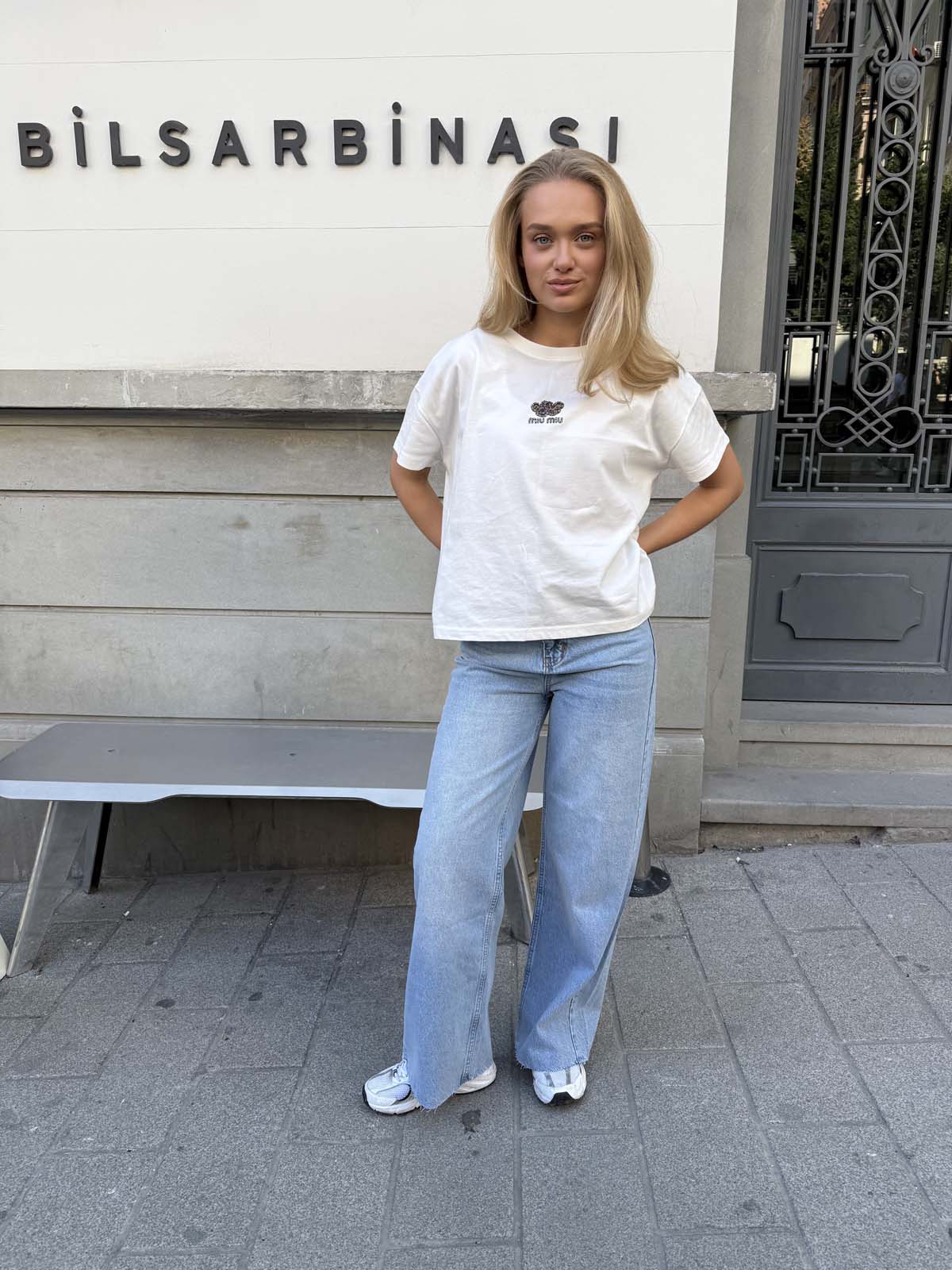 LYON KALIP KÖPEKLİ MIU MIU TİŞÖRT