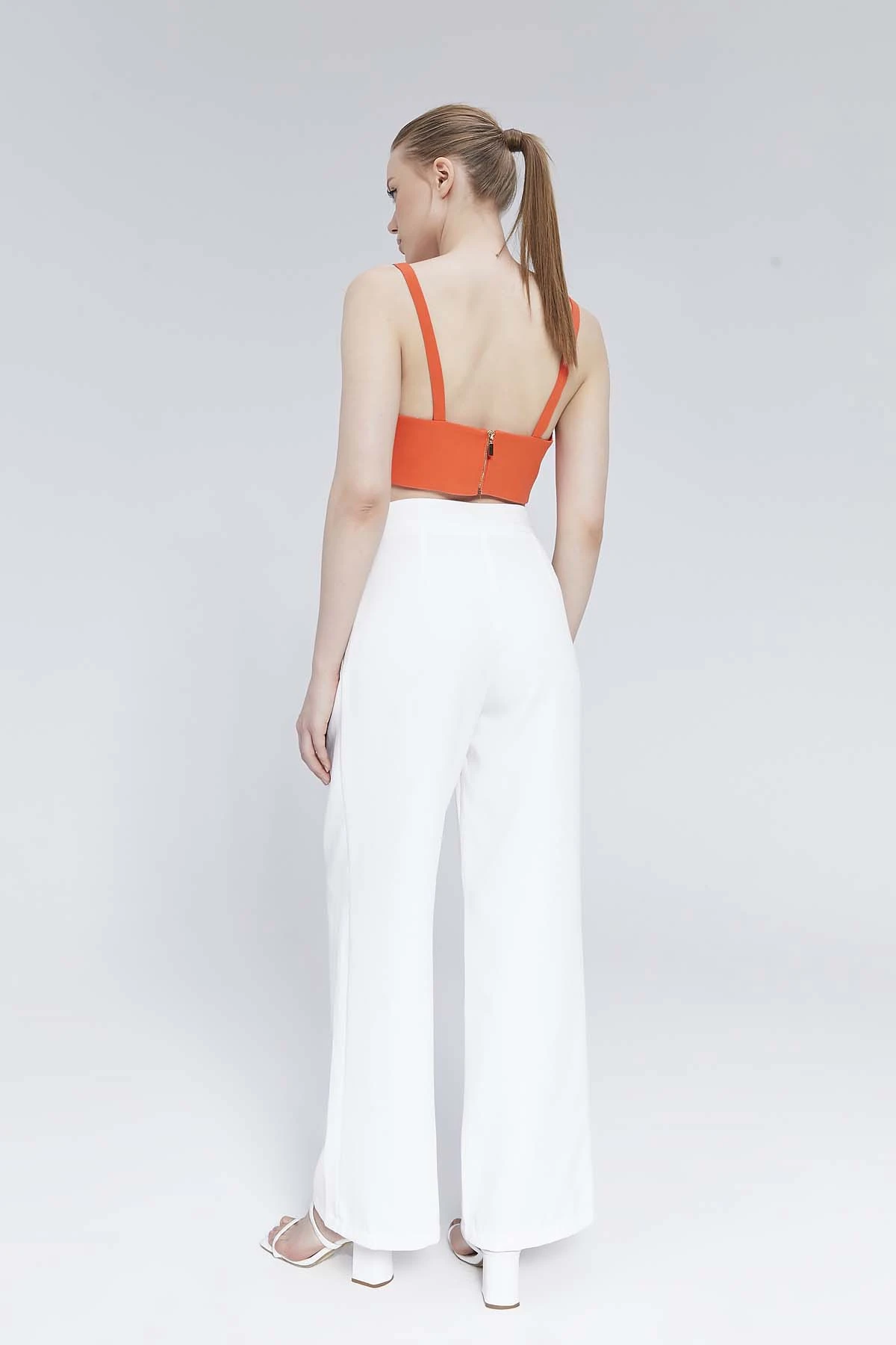 Beli Aksesuarlı Salaş Bol Paçalı Pantolon