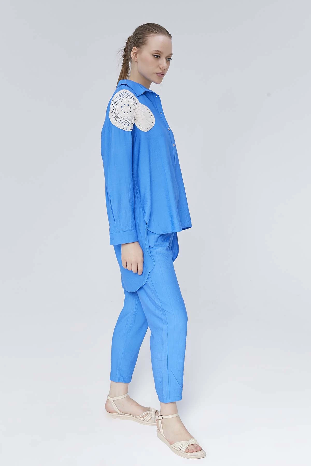 Çift Kopanagili Arkas Koluı Uzun Önü Kısa Gömlek