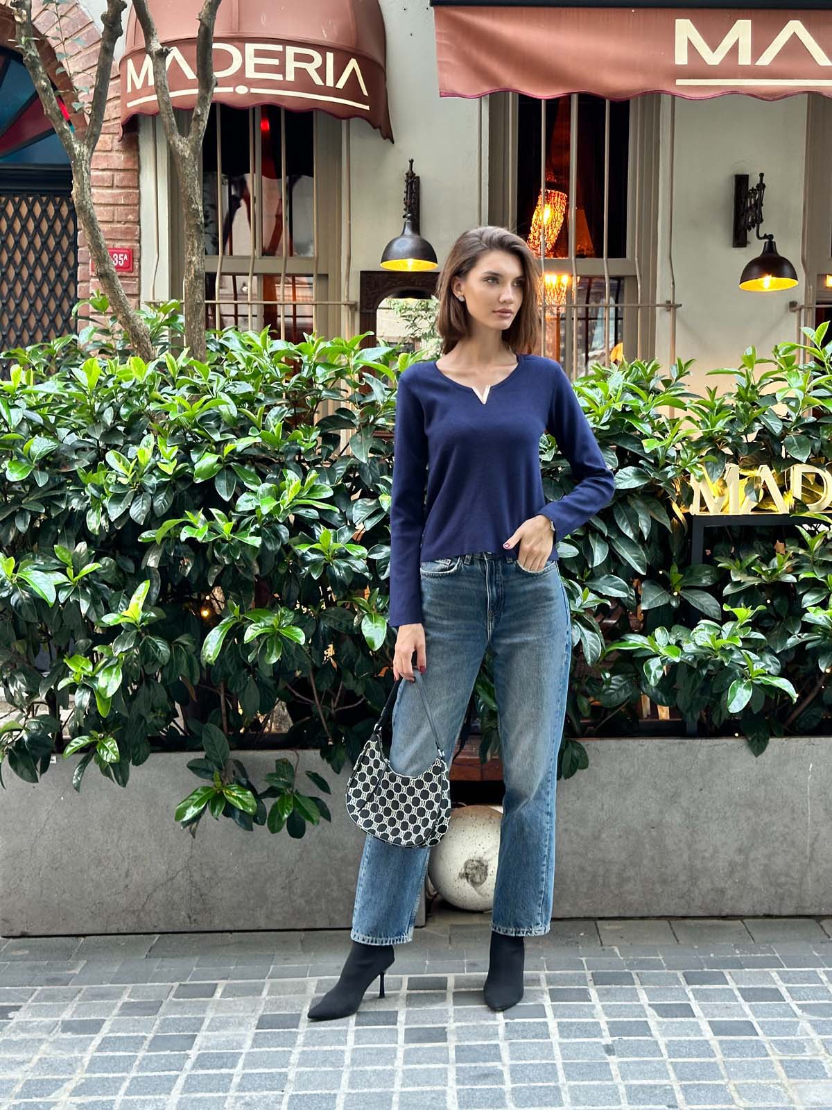 Korspan Düz V Broşlu Badi