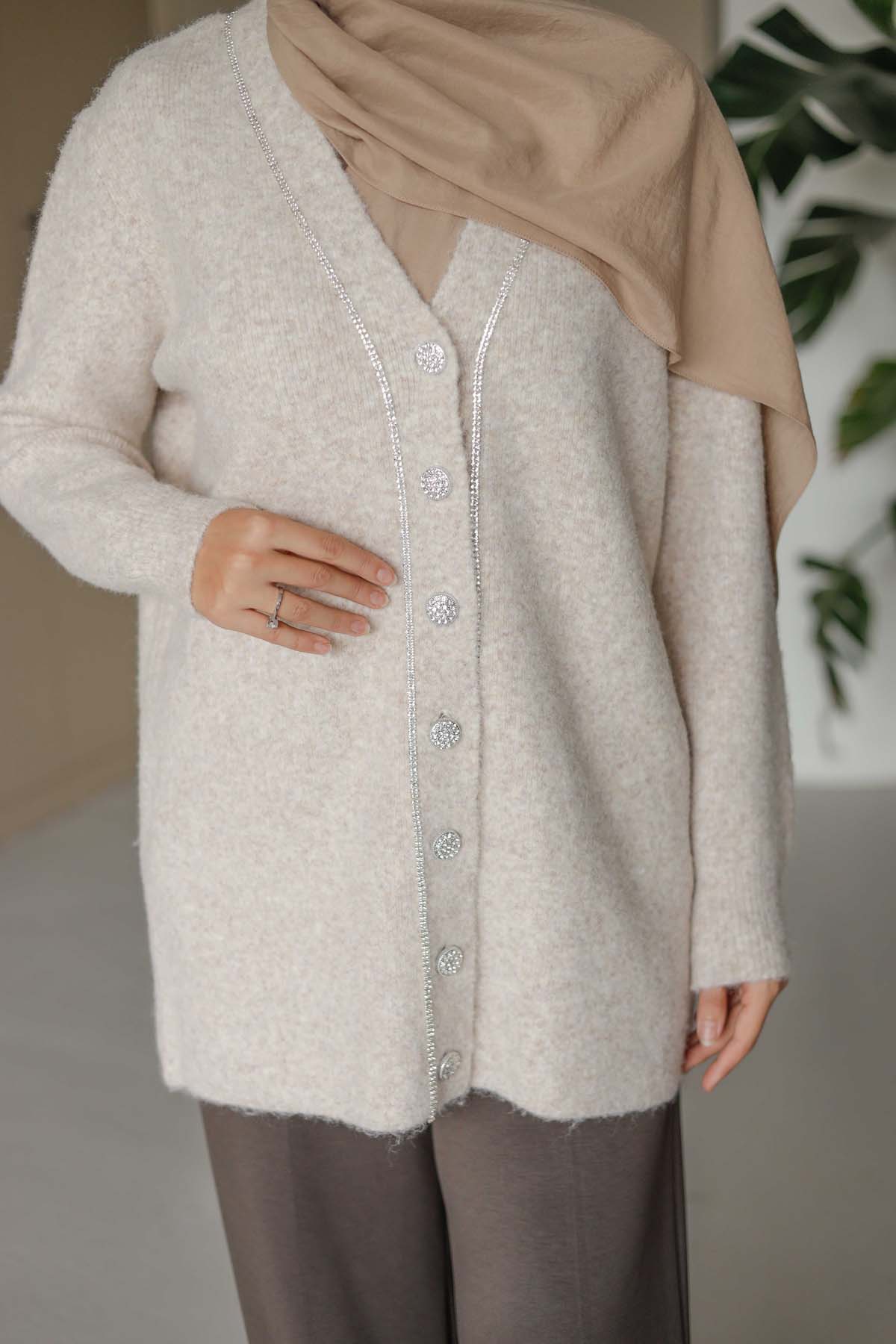 Oslo Zincir Detaylı Uzun Hırka