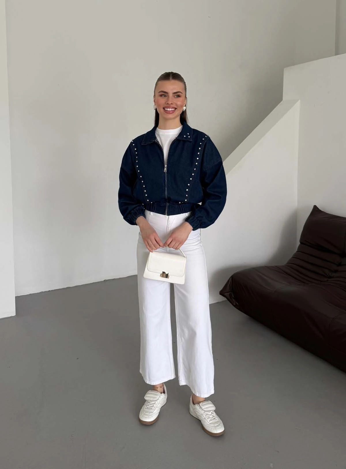 Önü V Detay Taşlı  Fermuarlı  Kot  Mont