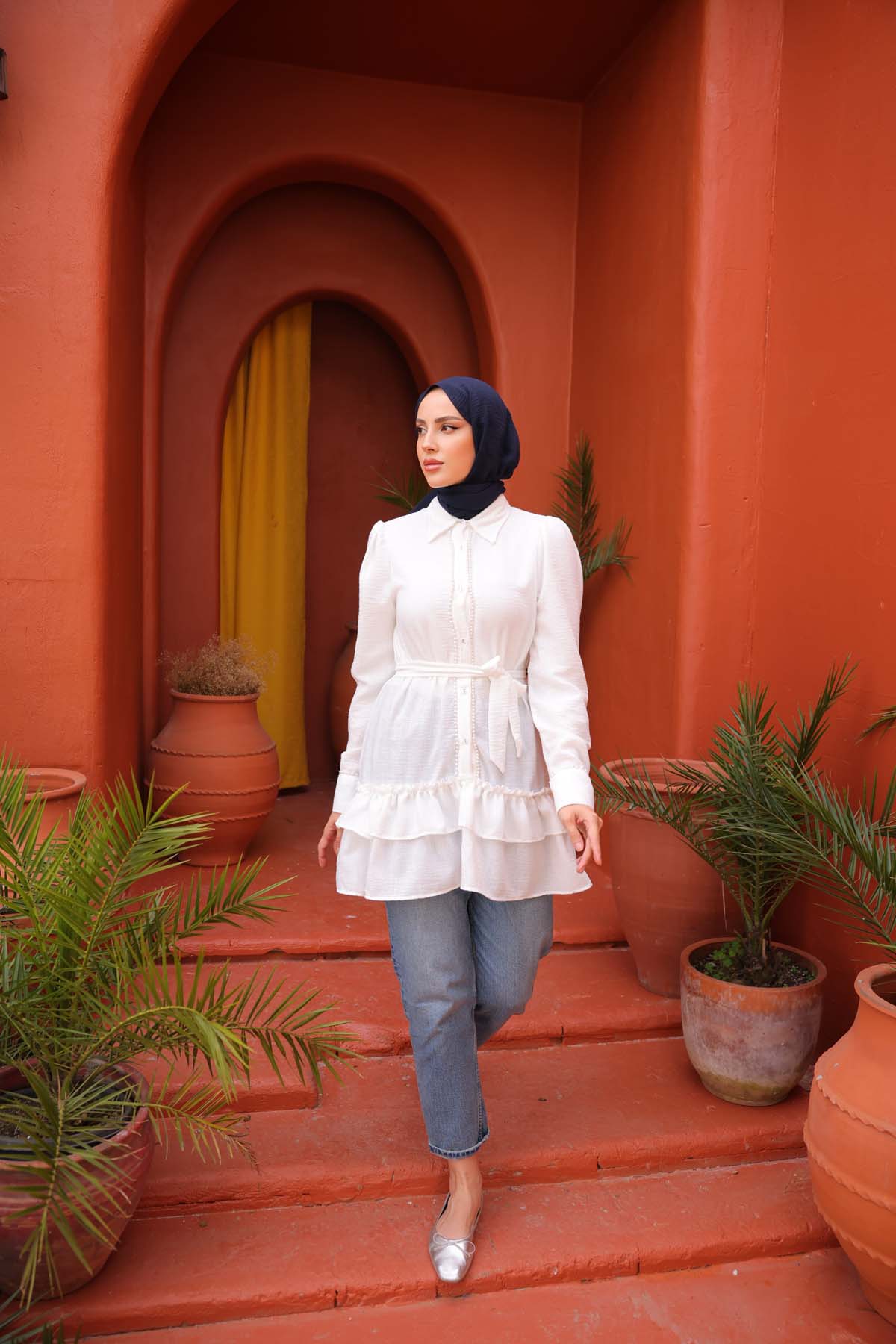 Ön Bandı ve Kol Ağzı İncili Tunik