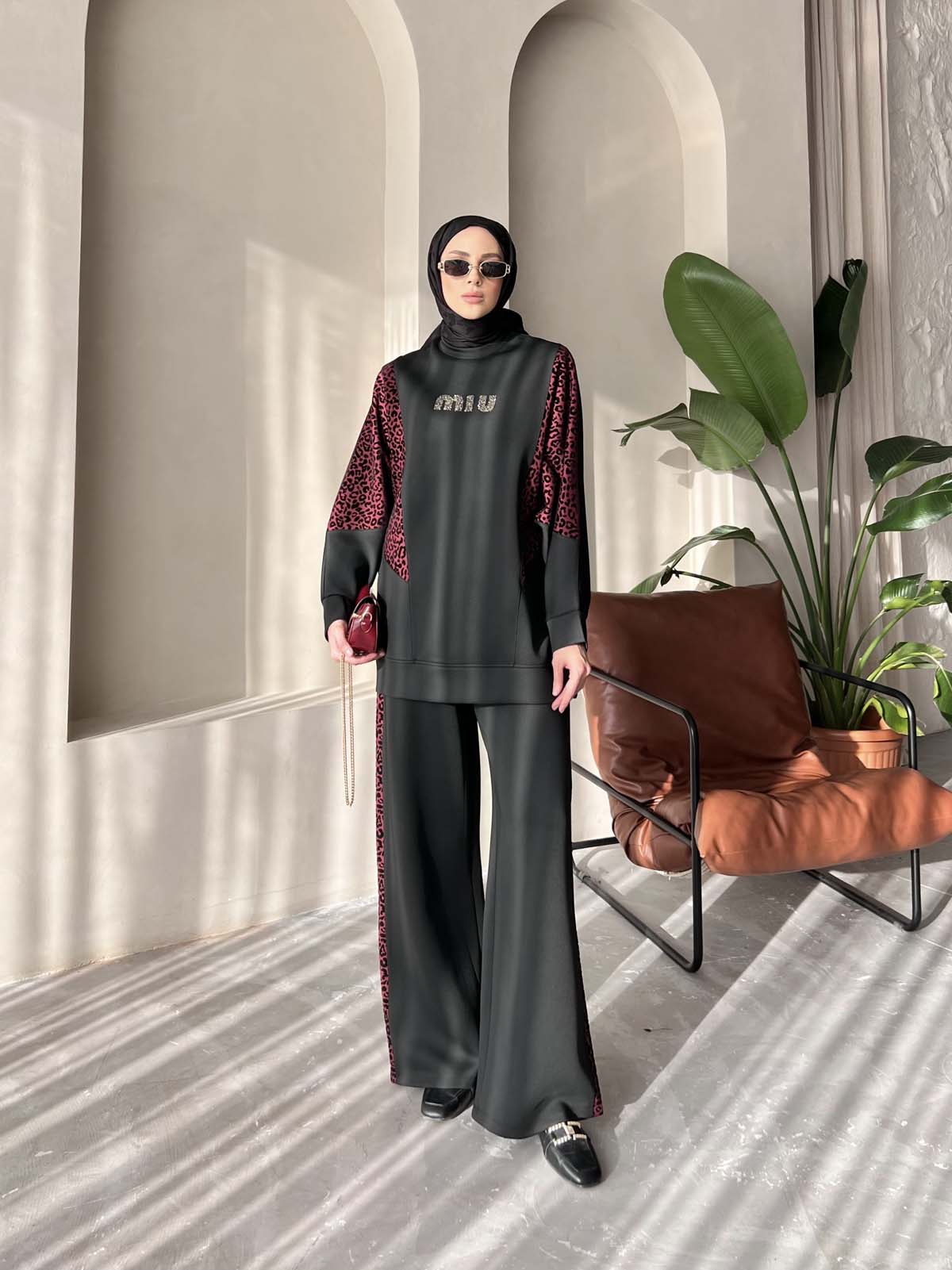 Flok Baskılı Kapşonlu Yarasa Kollu ı  SweatShirt