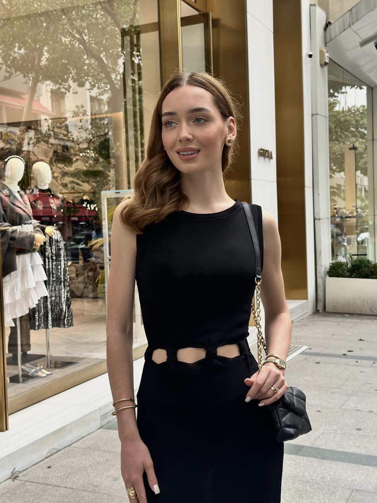 Beli Pencereli Kolsuz Uzun Elbise