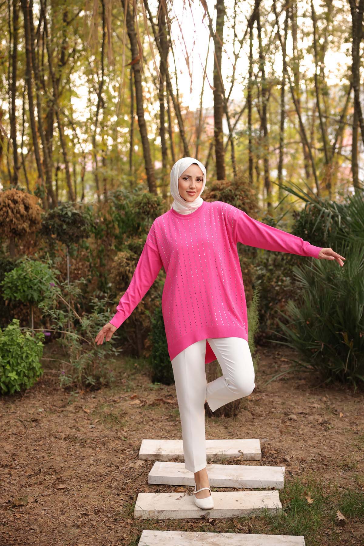 Soğuk Tuşe Evaze Taşlı Tunik