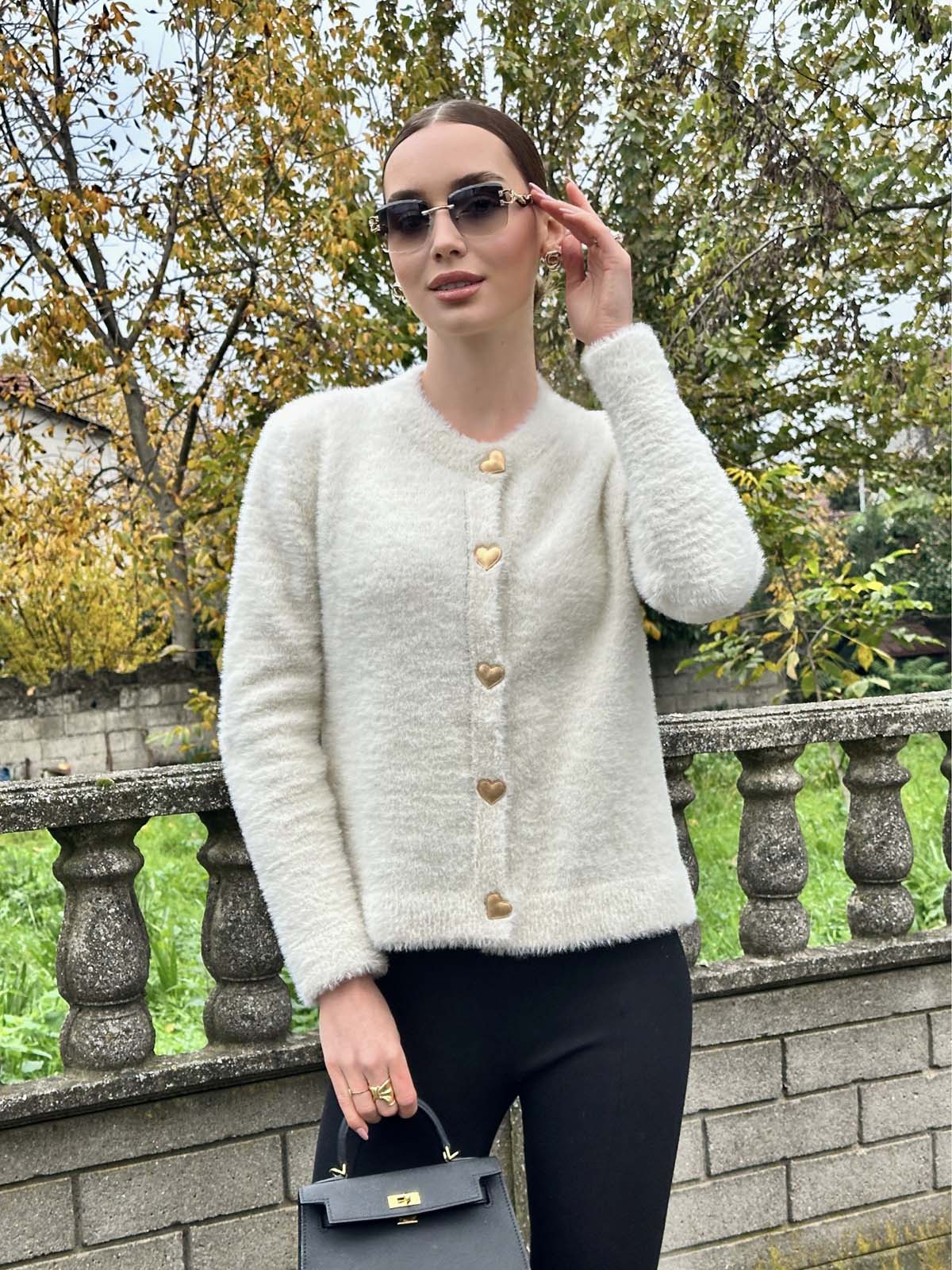 Angora  Kalp Şekilli Düğmeli Kısa Hırka