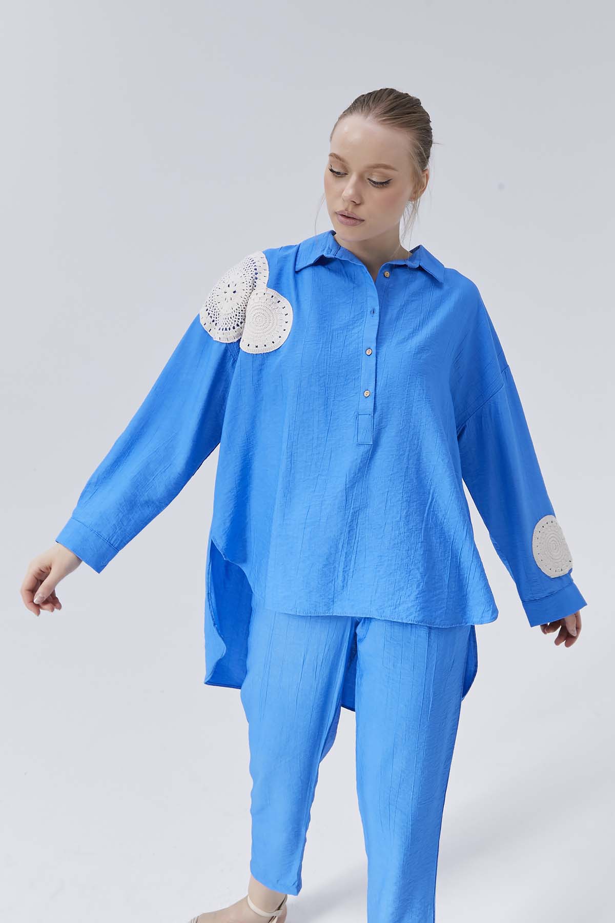 Çift Kopanagili Arkas Koluı Uzun Önü Kısa Gömlek