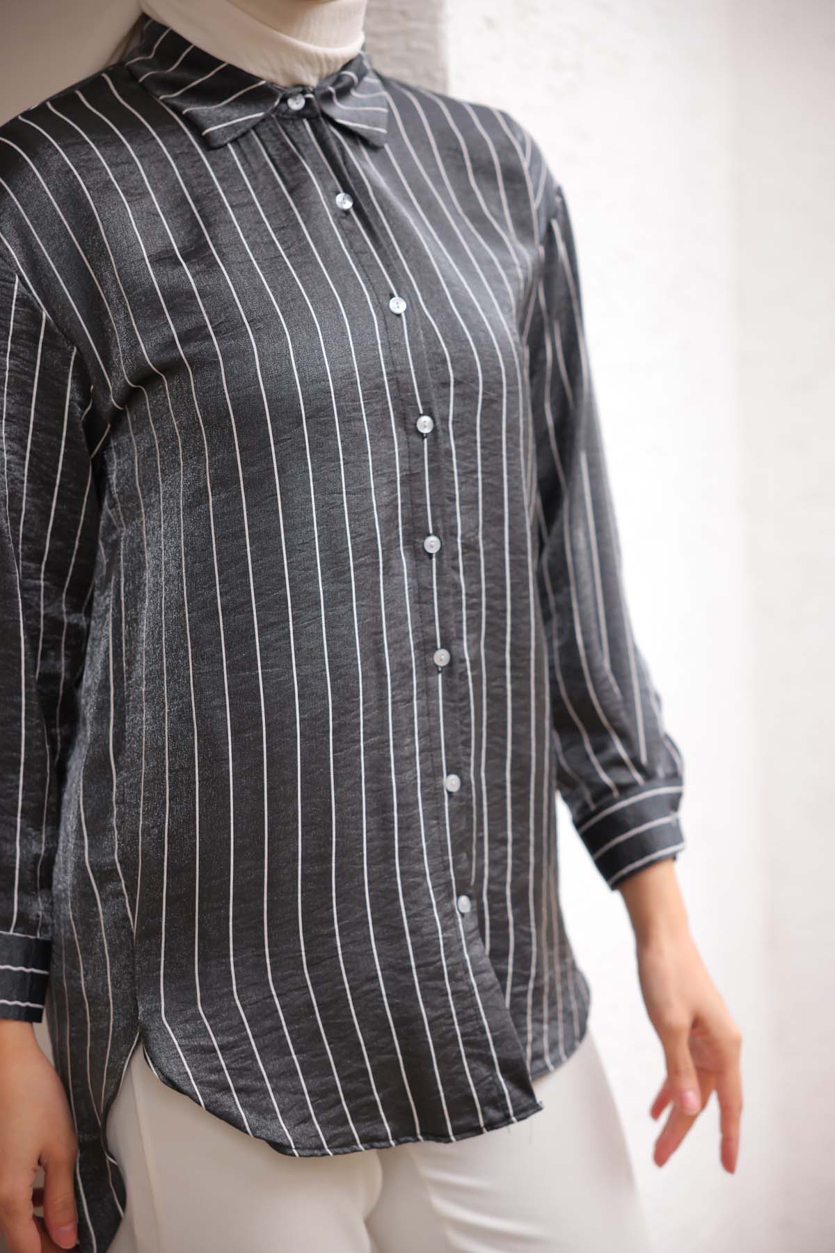 Çizgili Saten Gömlek