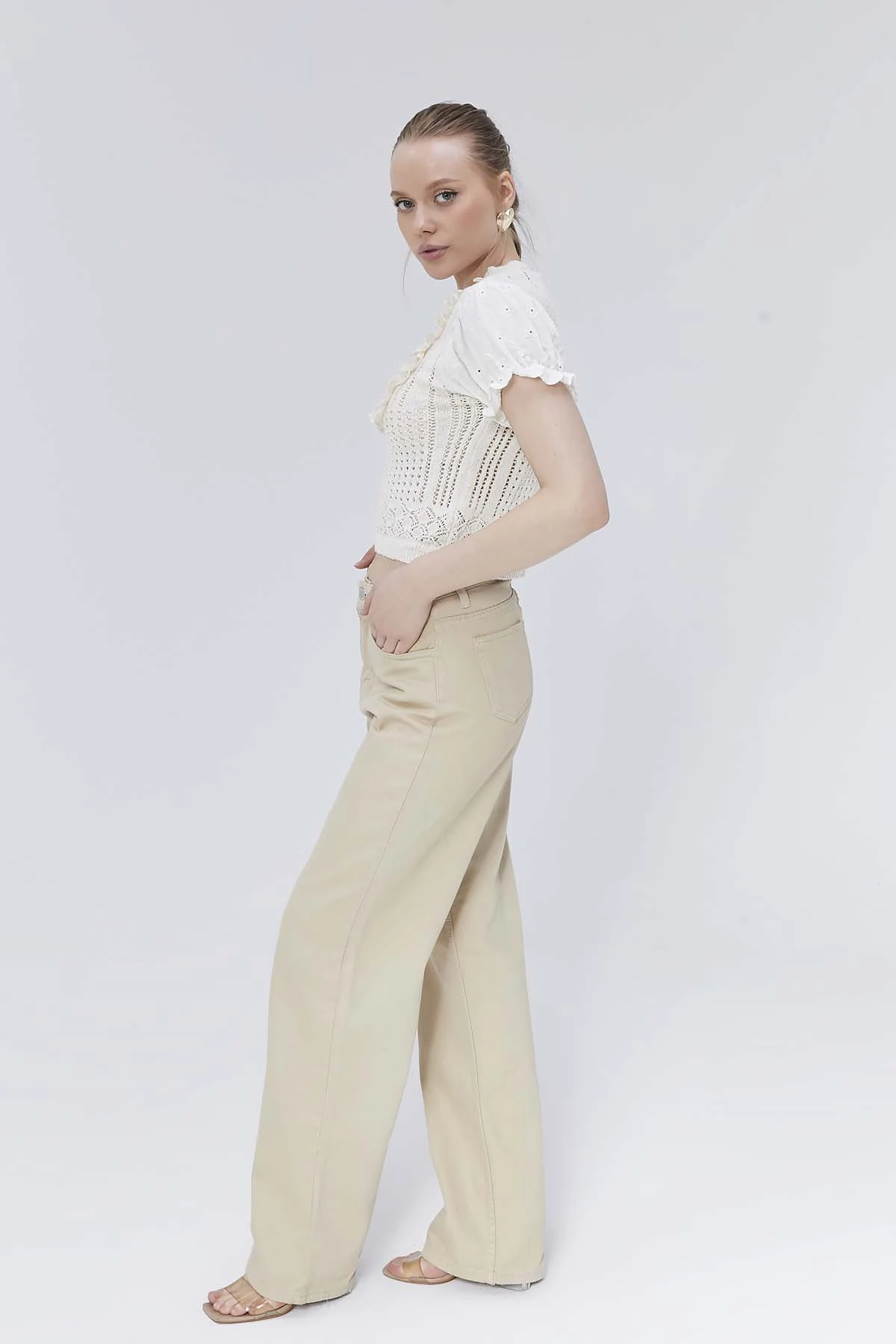 Önü Dantelli Kumaş Kollu Kazak Crop Bluz Atlet