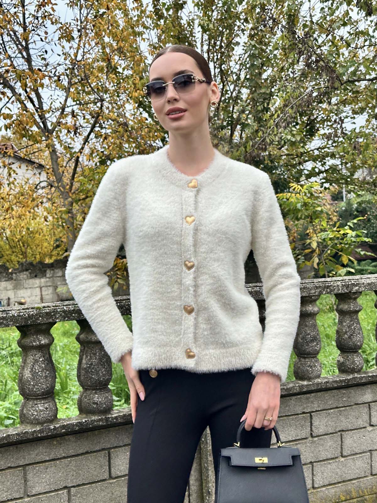 Angora  Kalp Şekilli Düğmeli Kısa Hırka