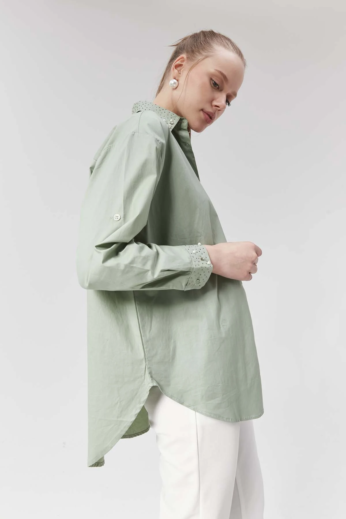 Yakası ve Manşeti Düz Poplin Gömlek