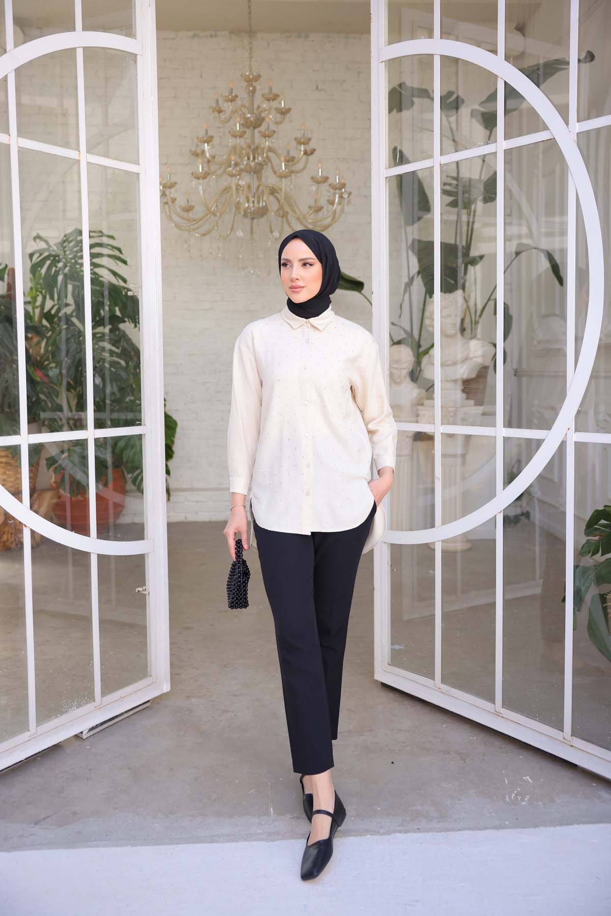 Önü Küçük Taşlı Gömlek