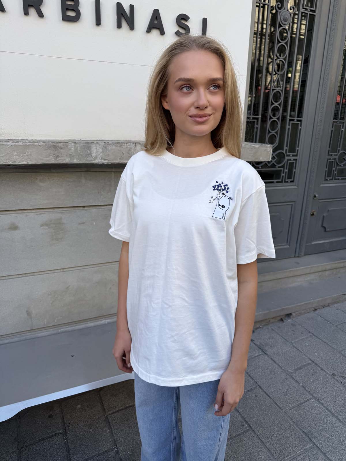 MİLANO KÖPEKLİ NAKIŞLI TİŞÖRT