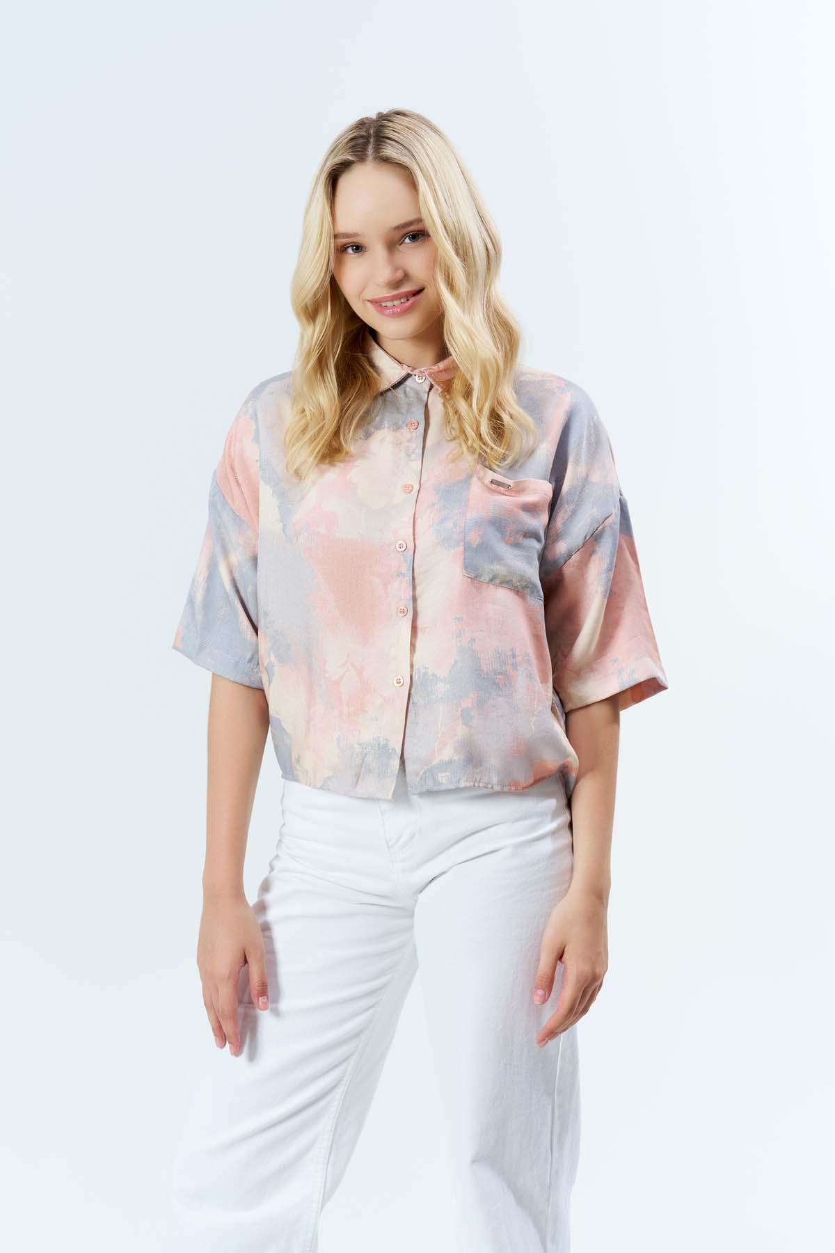 Batik Desenli  Kısa Kollu Tek Cepli Gömlek