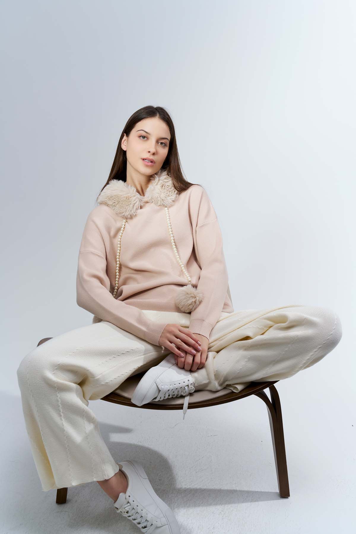 Korsman Kapüşonlu Kürklü İncili Kazak