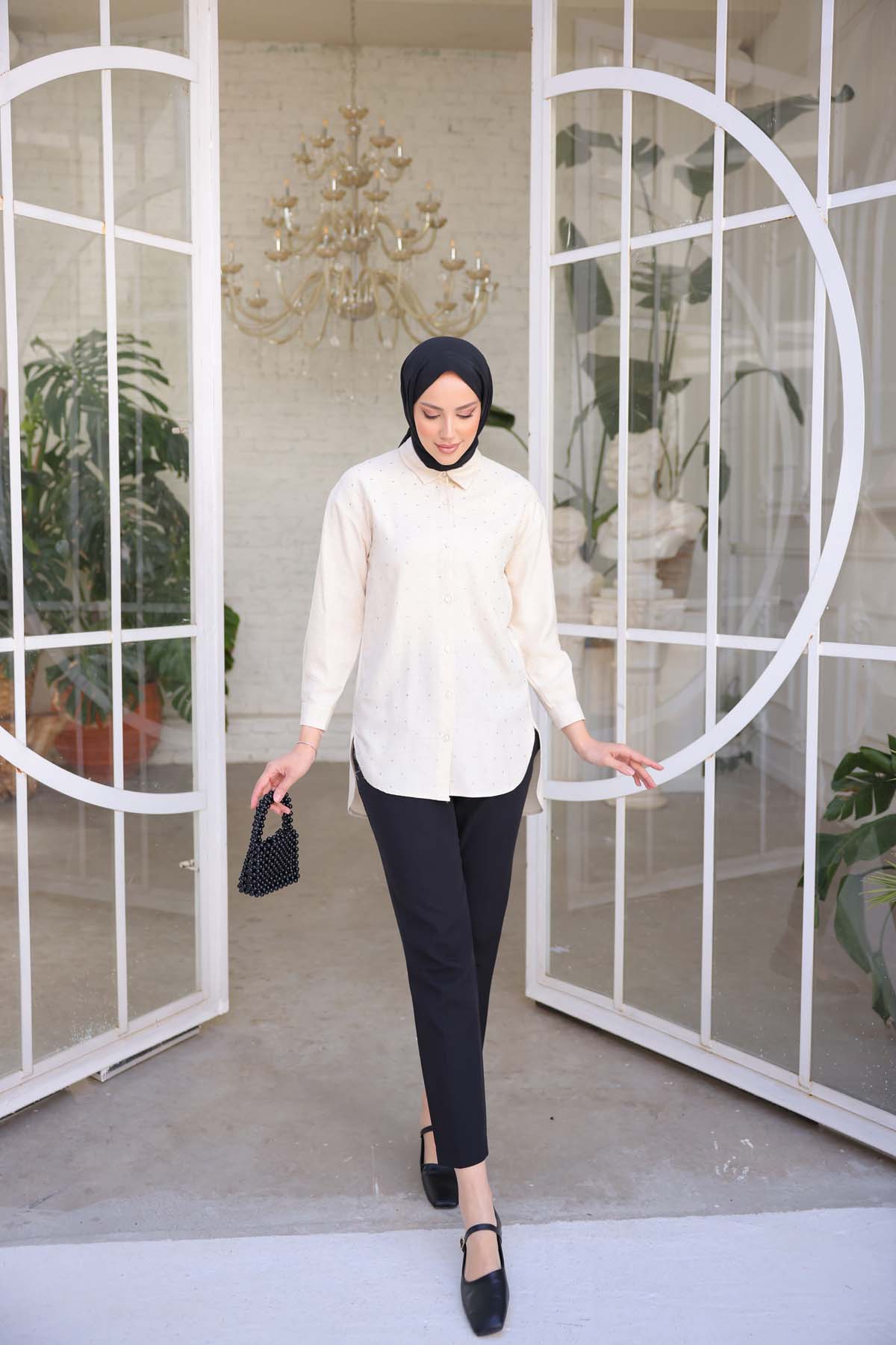 Önü Küçük Taşlı Gömlek