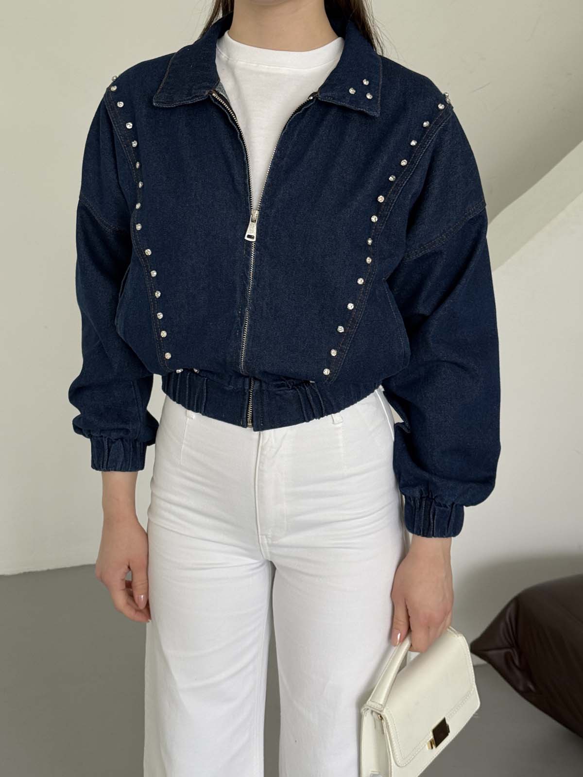 Önü V Detay Taşlı  Fermuarlı  Kot  Mont