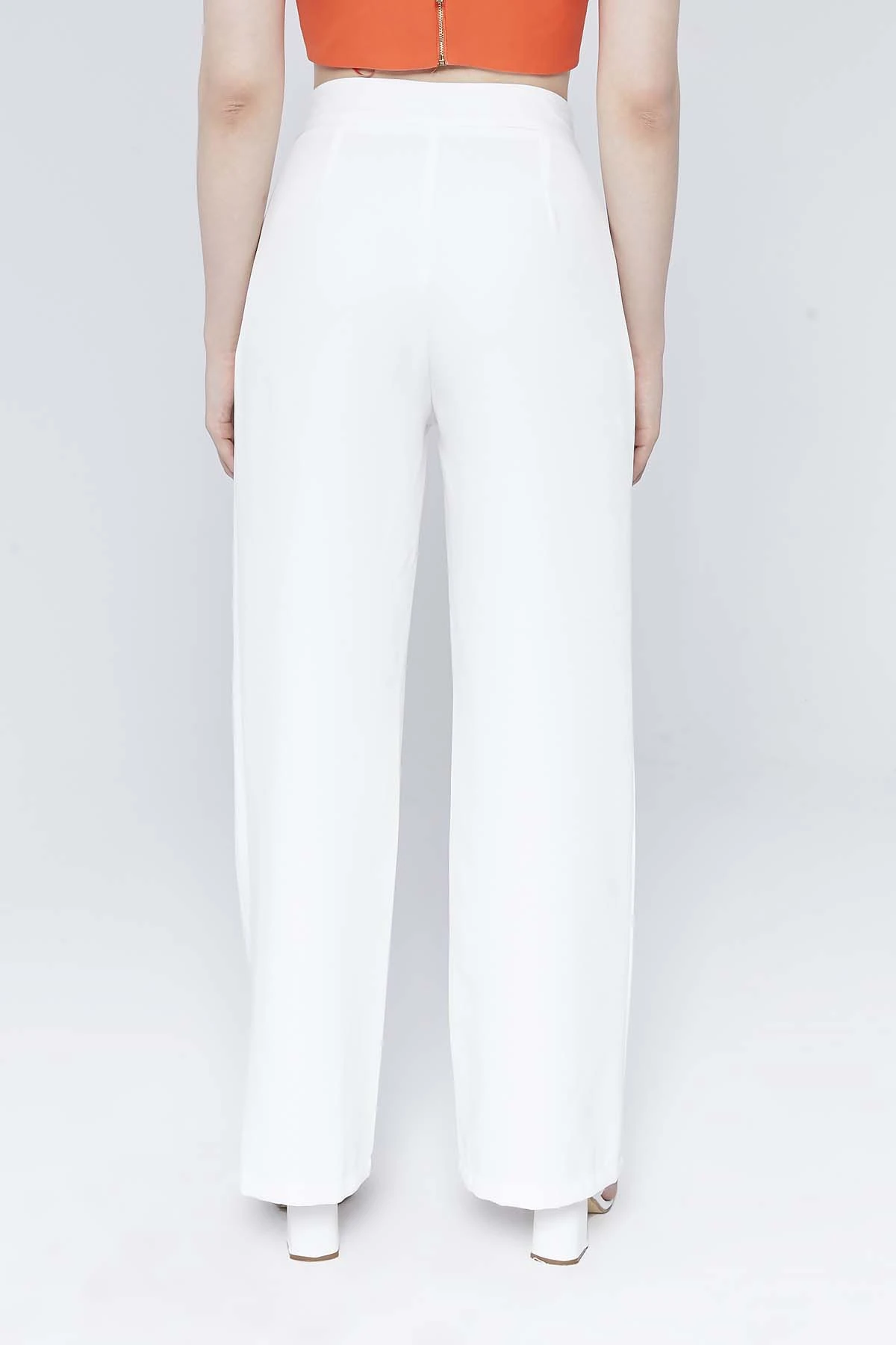 Beli Aksesuarlı Salaş Bol Paçalı Pantolon