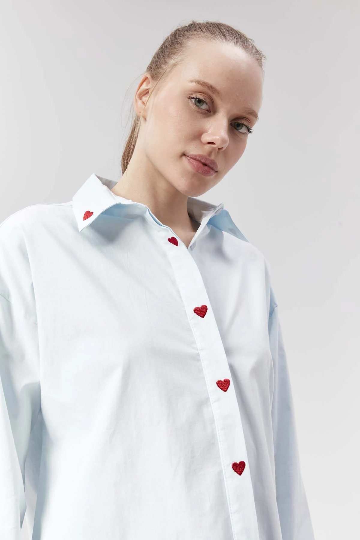Kalp Nakışlı Poplin Gömlek